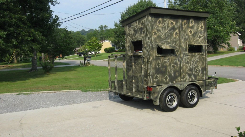 DEER BLIND PLANS 56 PAGE MANUAL WITH DRAWINGS AND PICTURES.