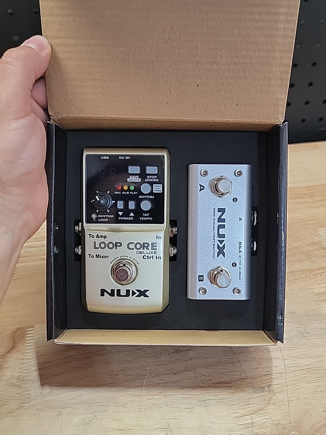 NUX Loop Core Deluxe Bundle includes Dual Foot switch 24 Bit BRAND NEW!