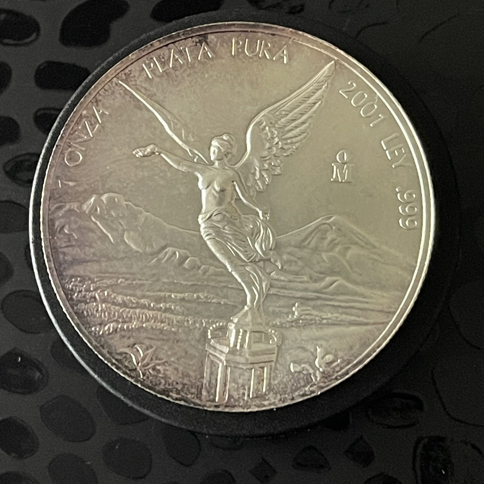 2001 Mexico Silver Libertad 1 Onza - Mexican .999 1 oz Silver Coin