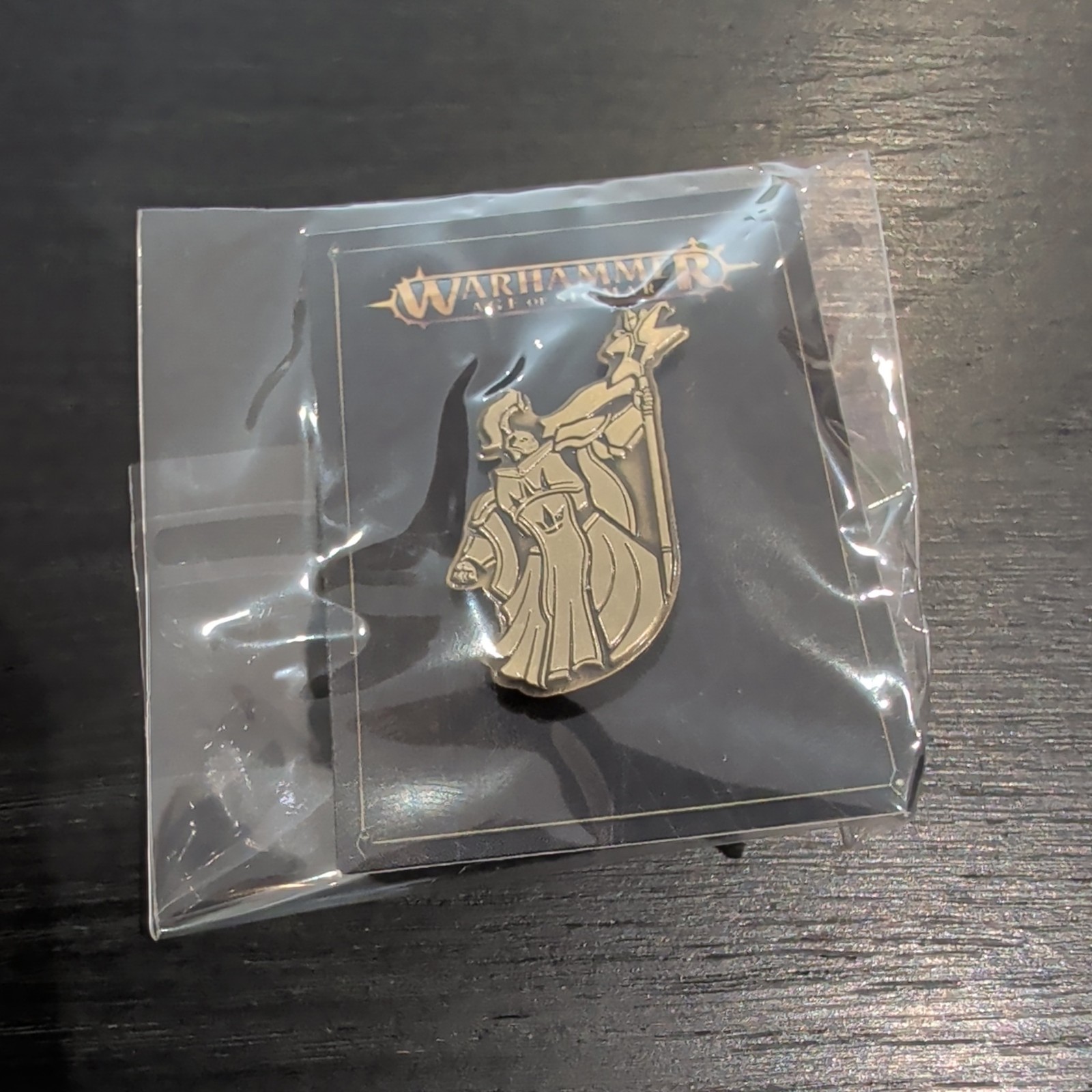Warhammer Age of Sigmar Stormcast Eternals Silhouette Gold Pin Badge New OOP