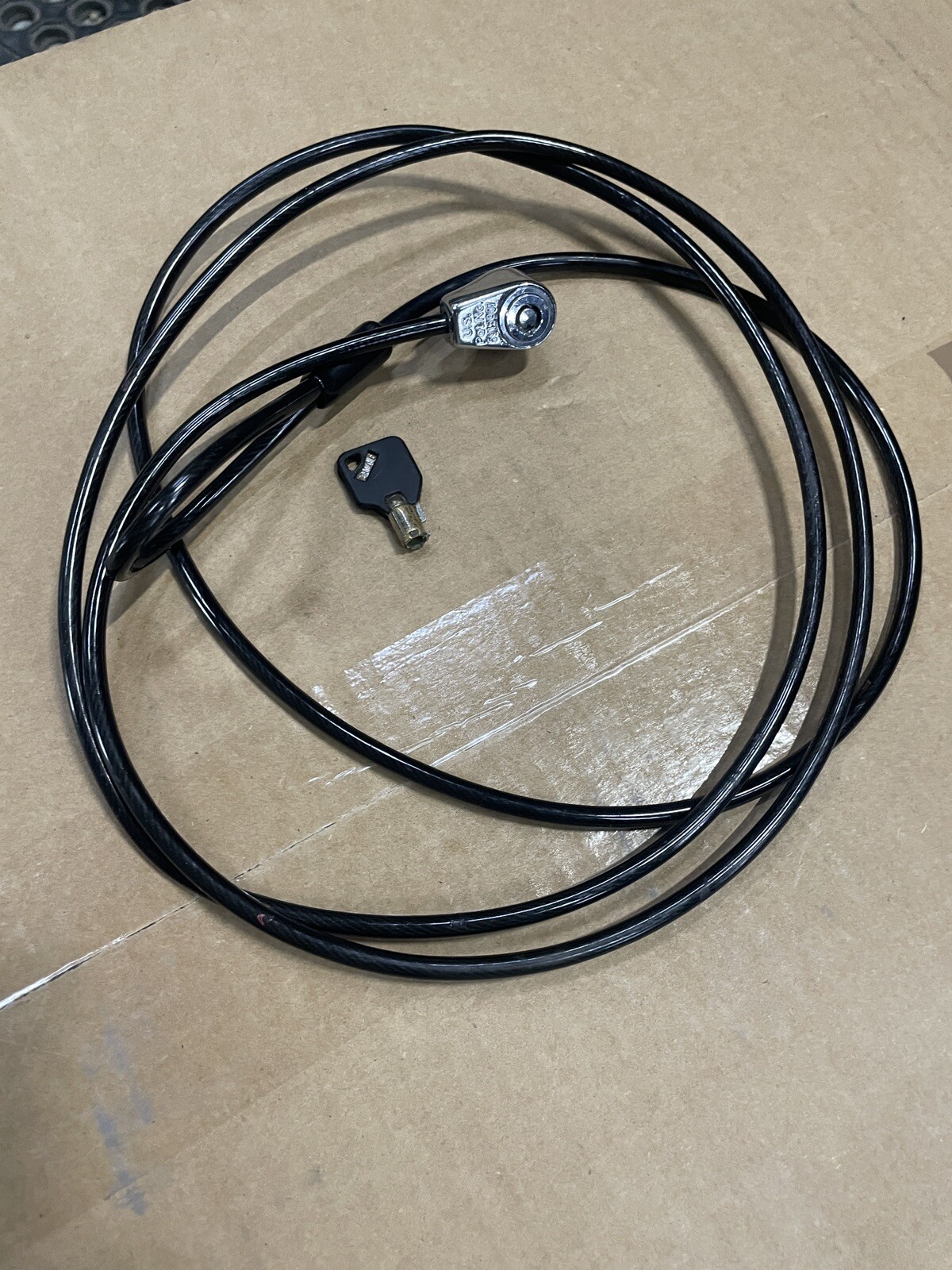 Computer / Equipment Heavy Duty Cable Lock with Key