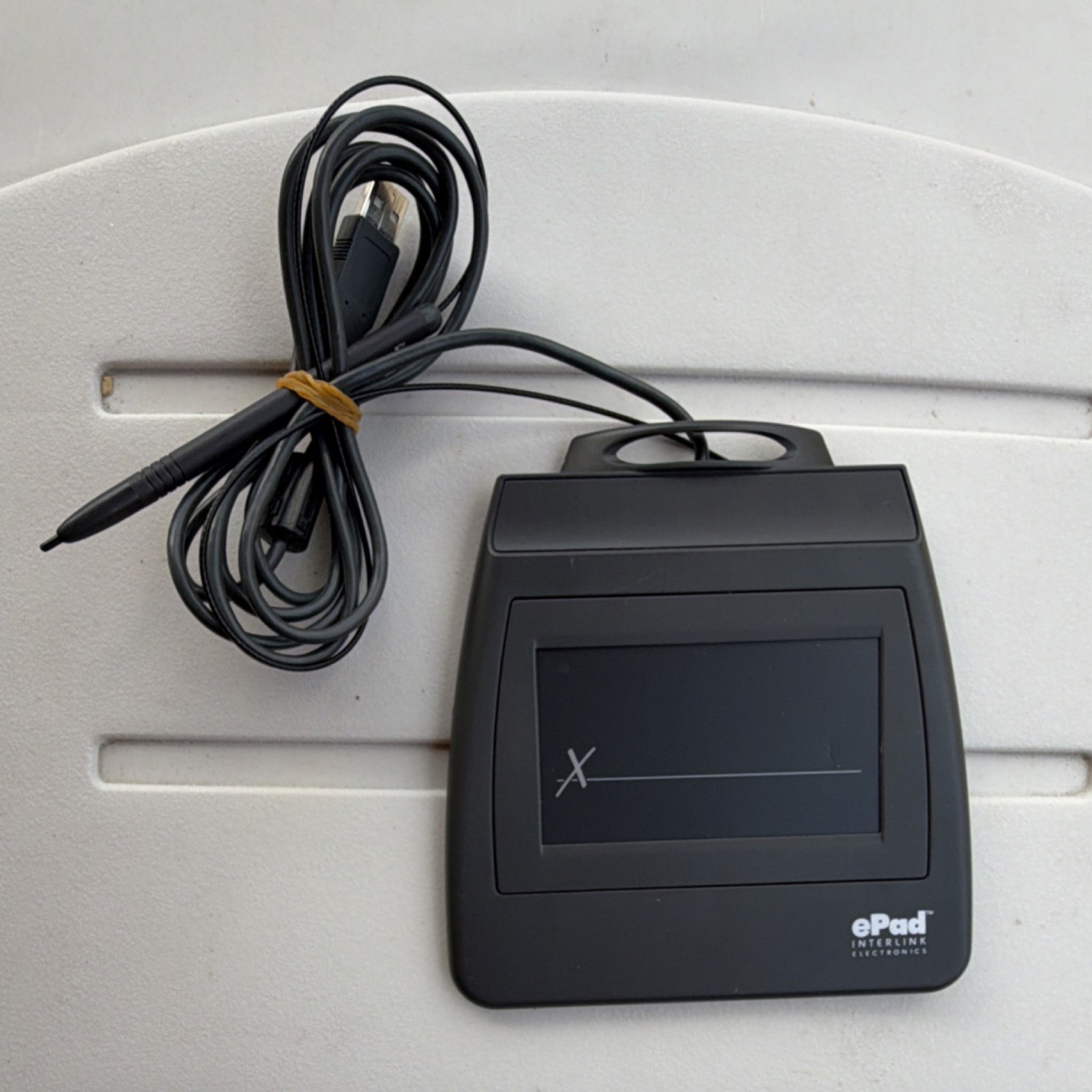Interlink Electronics ePad USB Electronic Signature Capture Pad w/ Stylus, Black