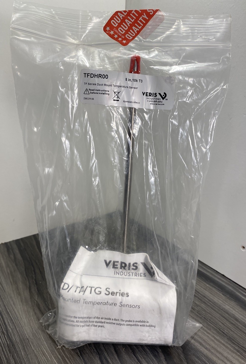 Veris TFDHR00 Duct Temp Sensor 10K Type 3 Thermistor 8" SS Probe NEMA 1  10KT3