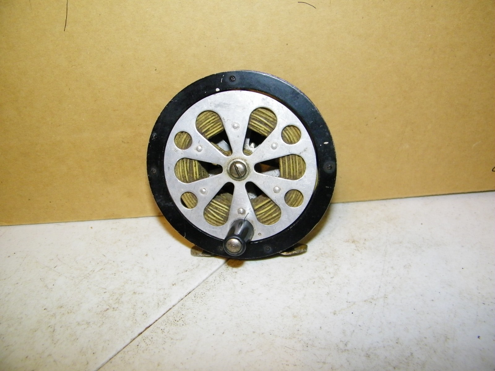 Vintage fly fishing reel - 4" made in Japan unbranded metal