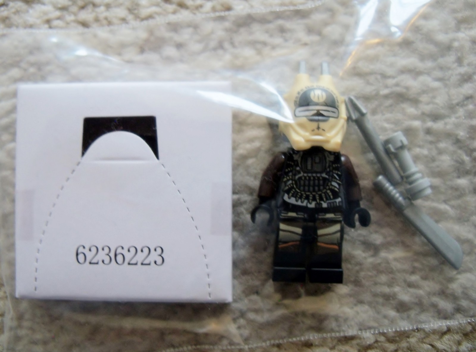 LEGO Star Wars Solo - Original - Enfys Nest Minifig w/ Weapon - New