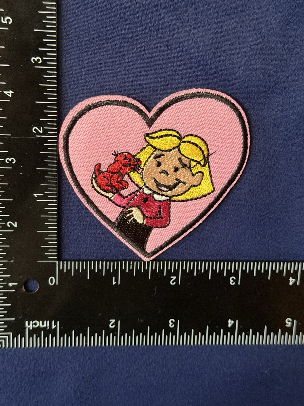 CLIFFORD THE BIG RED DOG Cartoon  -  NEW High Quality Embroidered Iron On Patch