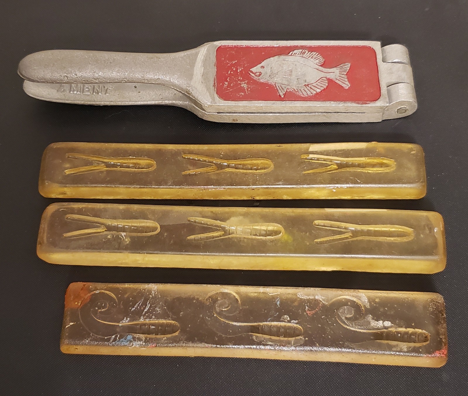 Ament 1/8 Ounce Jig Mold #618 With Rubber Beetle Molds Used