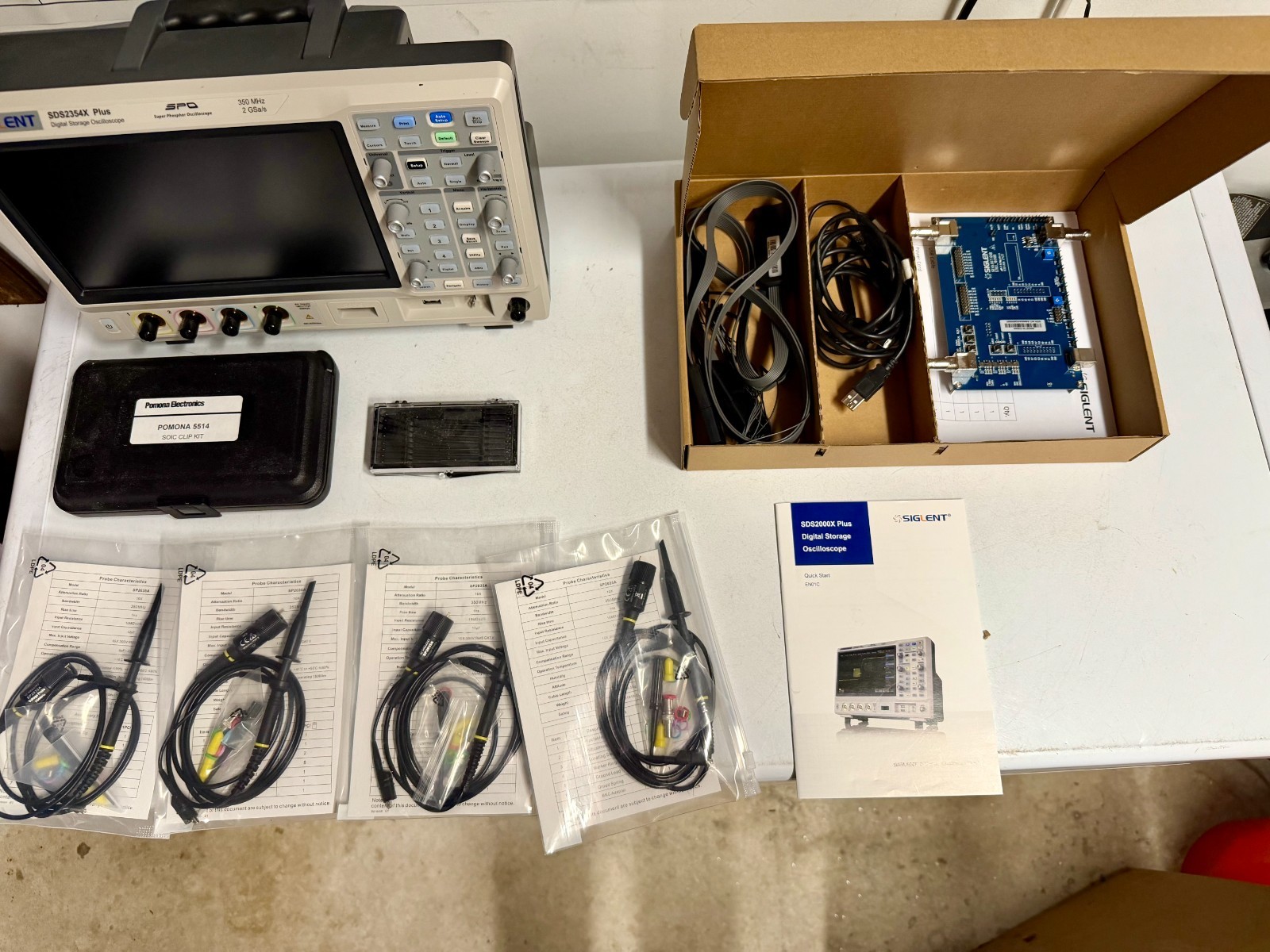 SIGLENT SDS2354X Plus 350MHz 4-Ch Digital Oscilloscope + Logic Analyzer + Case
