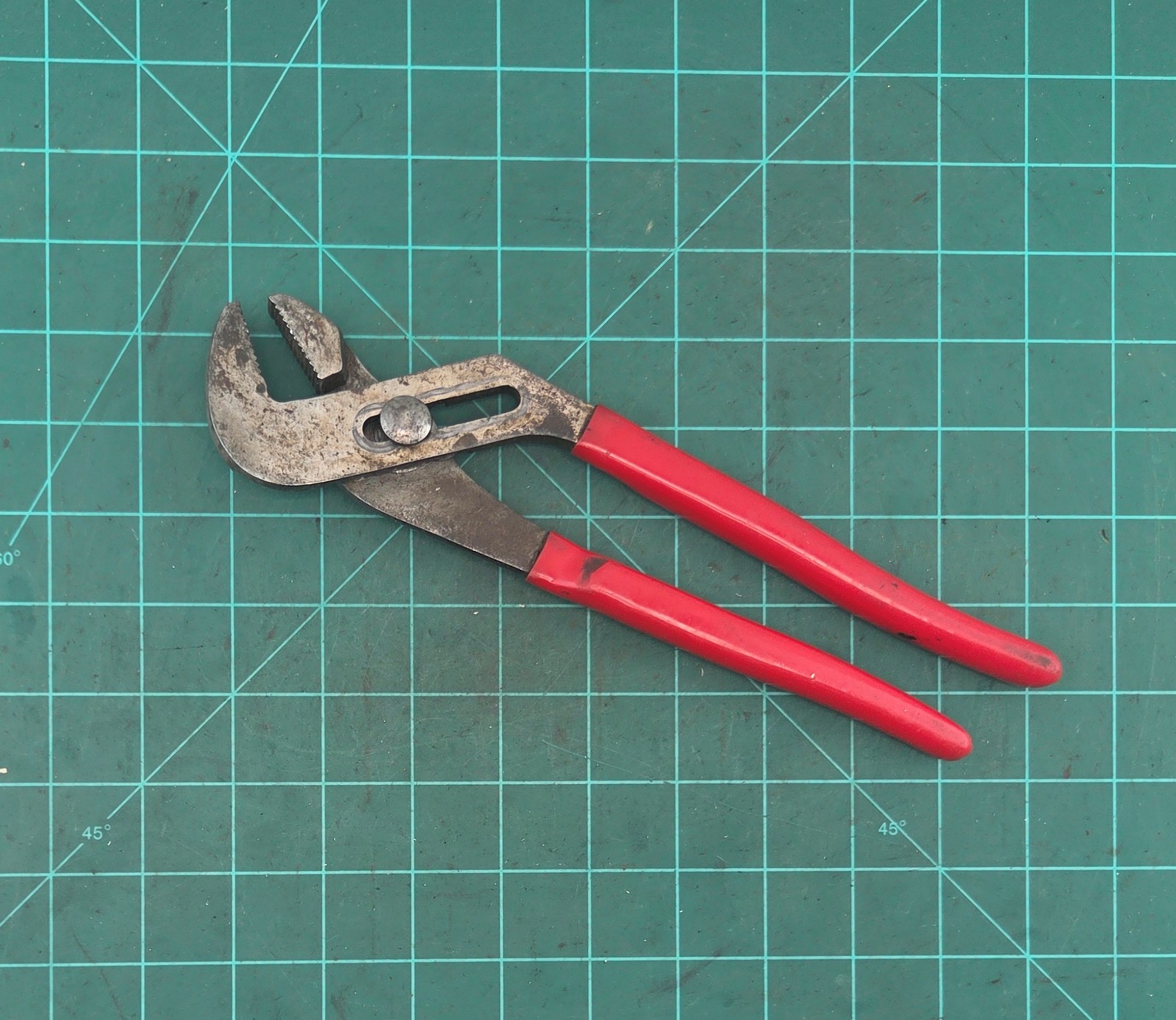 Mac Tools Groove Joint Water pump Pliers P301814