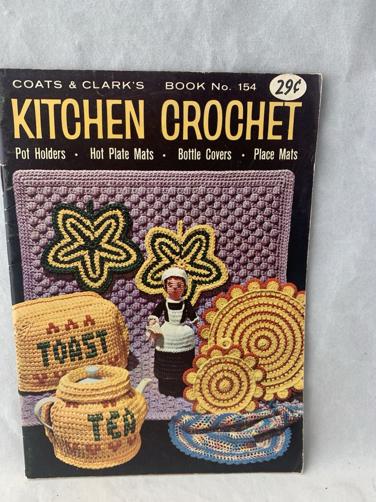 Coats & Clark's Book No. 154 Kitchen Crochet Potholders, Hot Plate Mats    R14-8