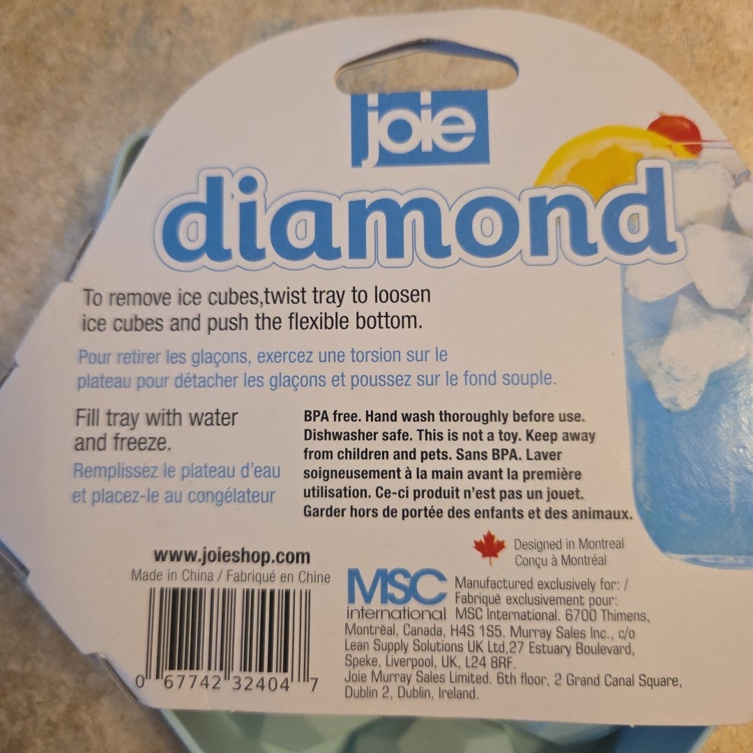 Diamond Shaped Ice Cube Tray with Lid Silicone Blue NEW