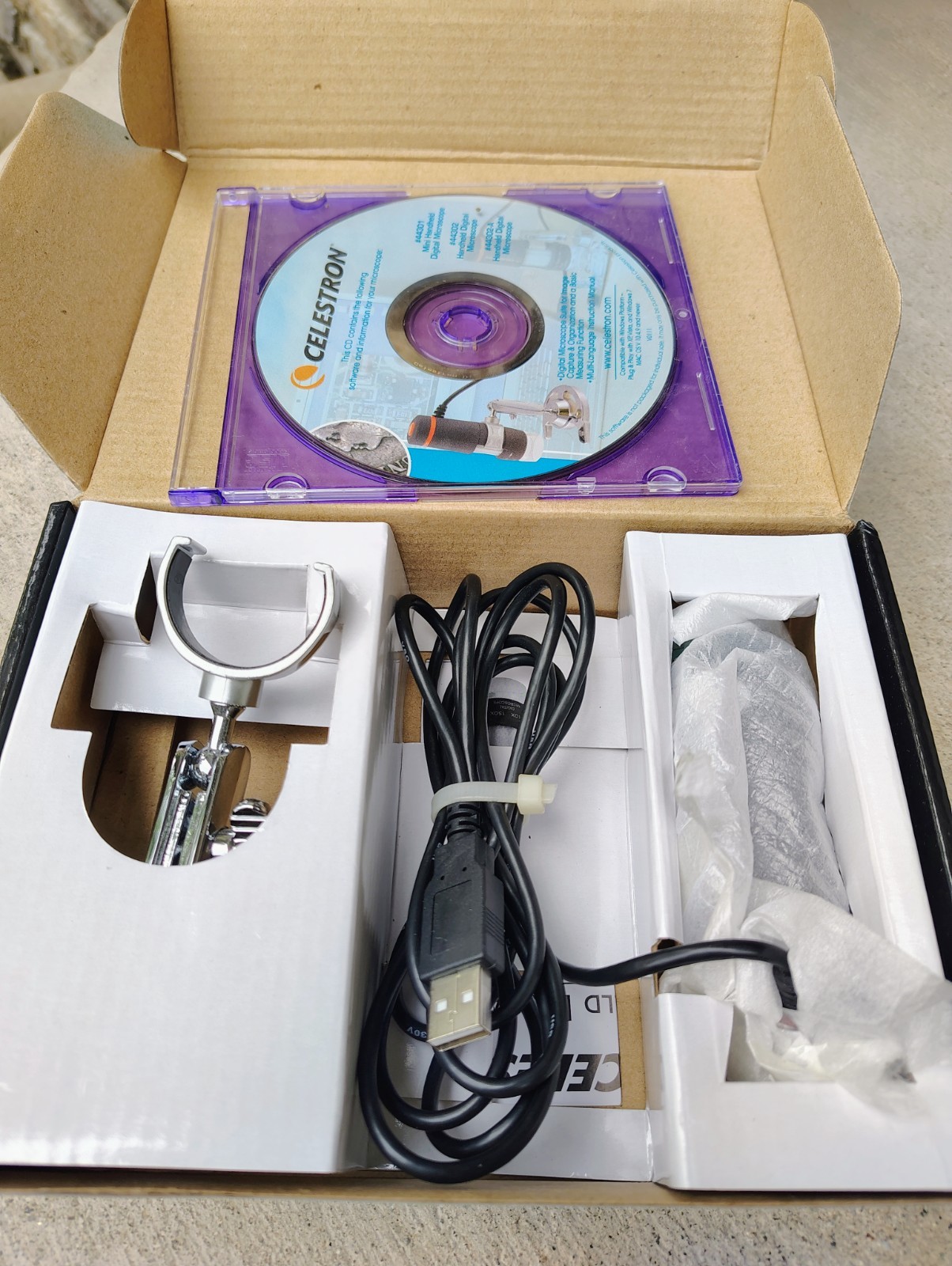 CELESTRON - HANDHELD DIGITAL MICROSCOPE (2011, Celestron)