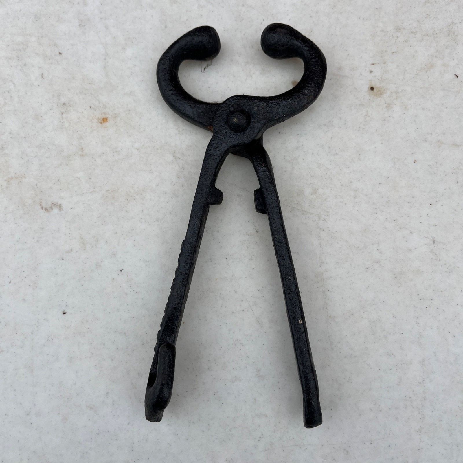 Primitive BULL NOSE PRONG Farm Tool Pliers Pullers
