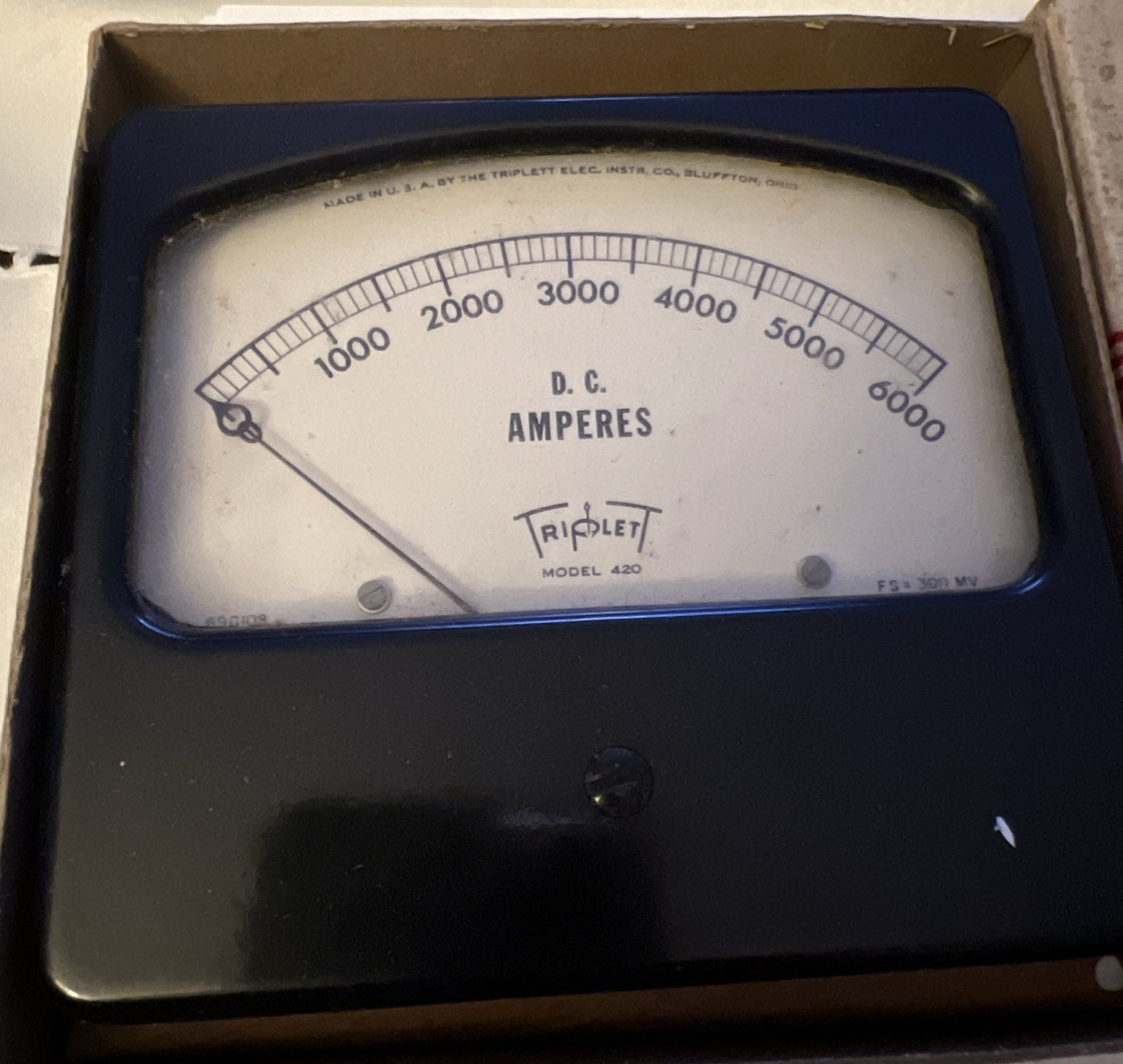 Triplett Model 420 D.C. Amperes panel meter, 0-6000