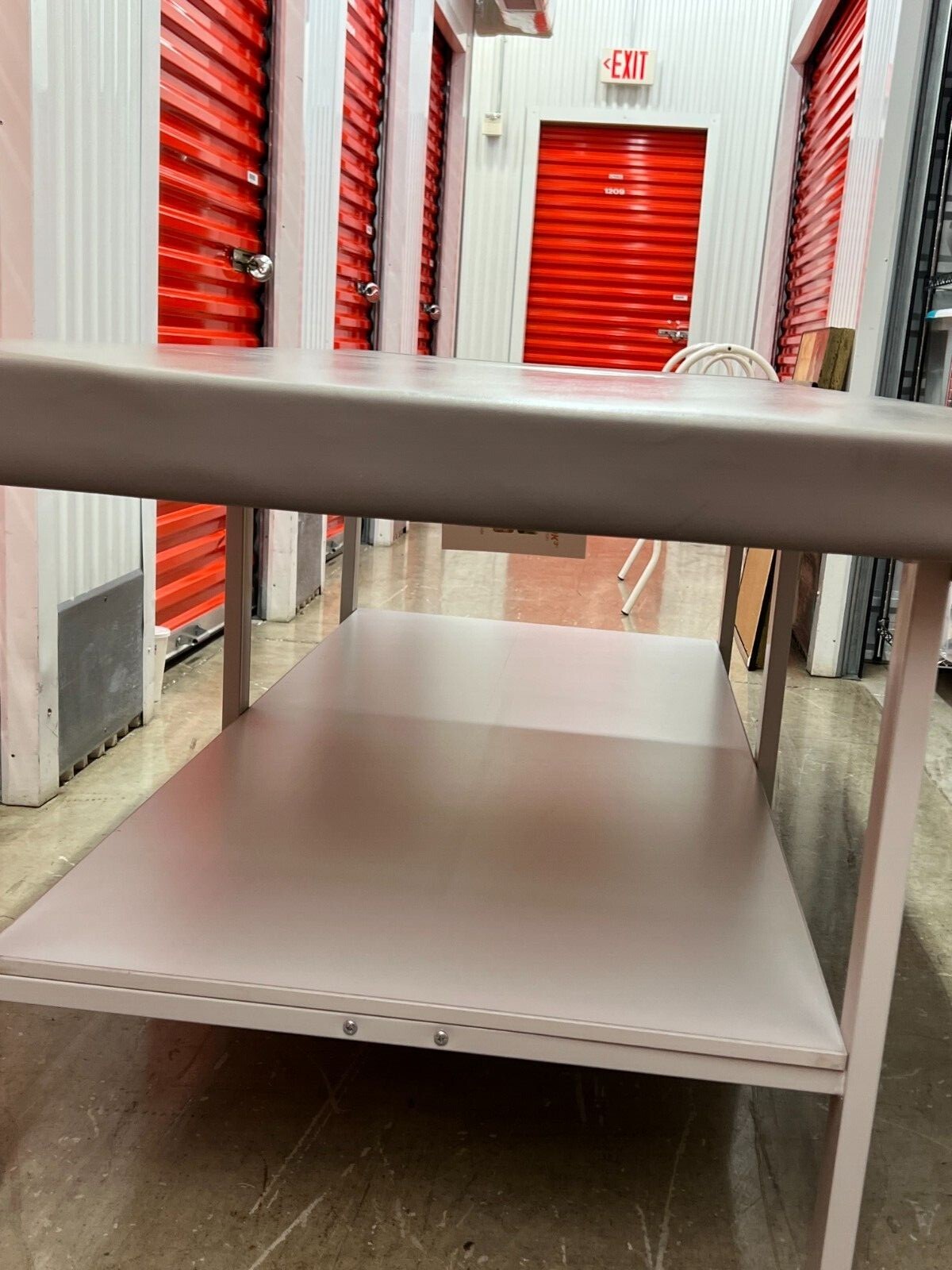 massage/chiropractic table upholstery-excelent condition, matching stool