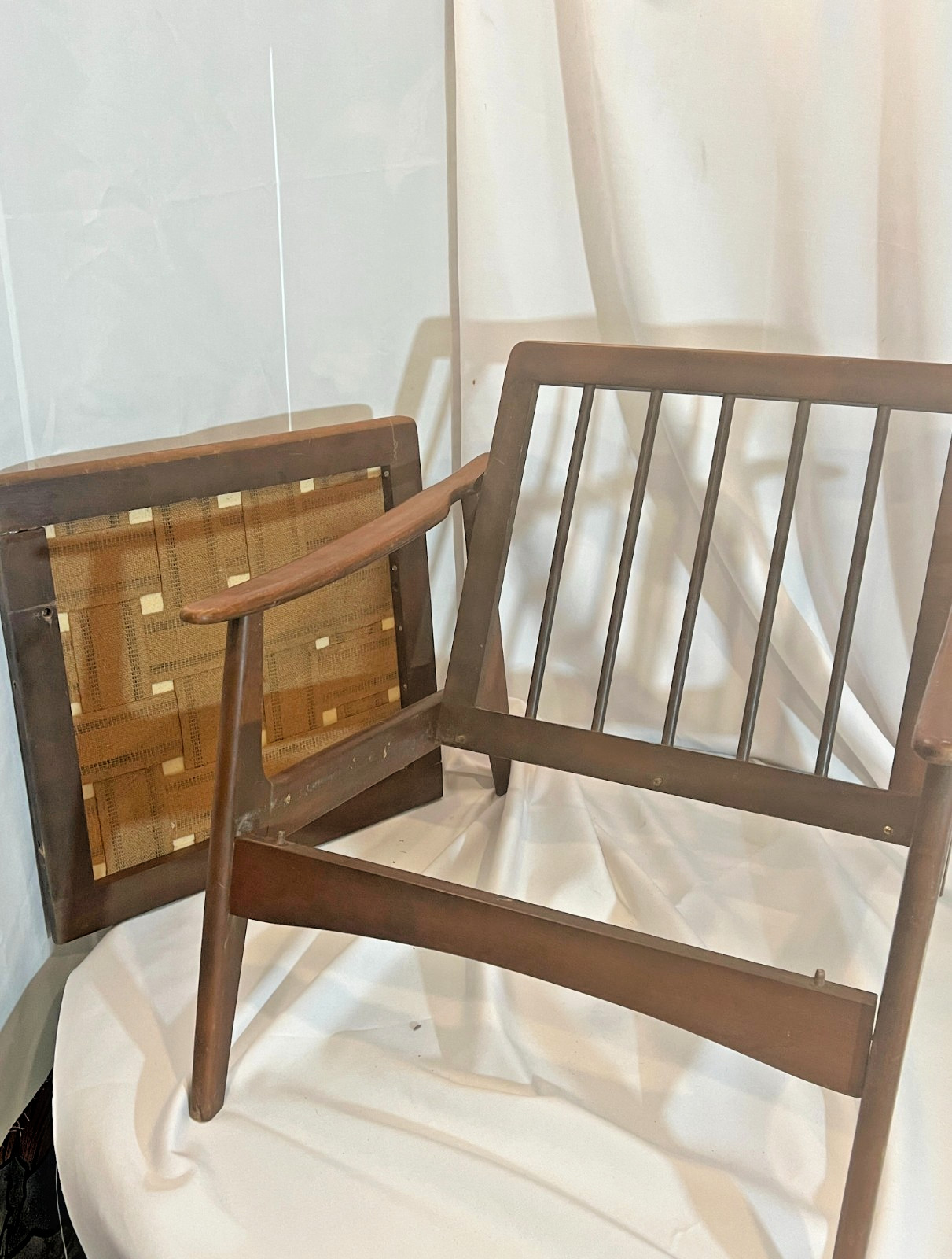 Mid-Century Modern Danish-Style Lounge Chair - Walnut, 1960s - Beautiful Shape