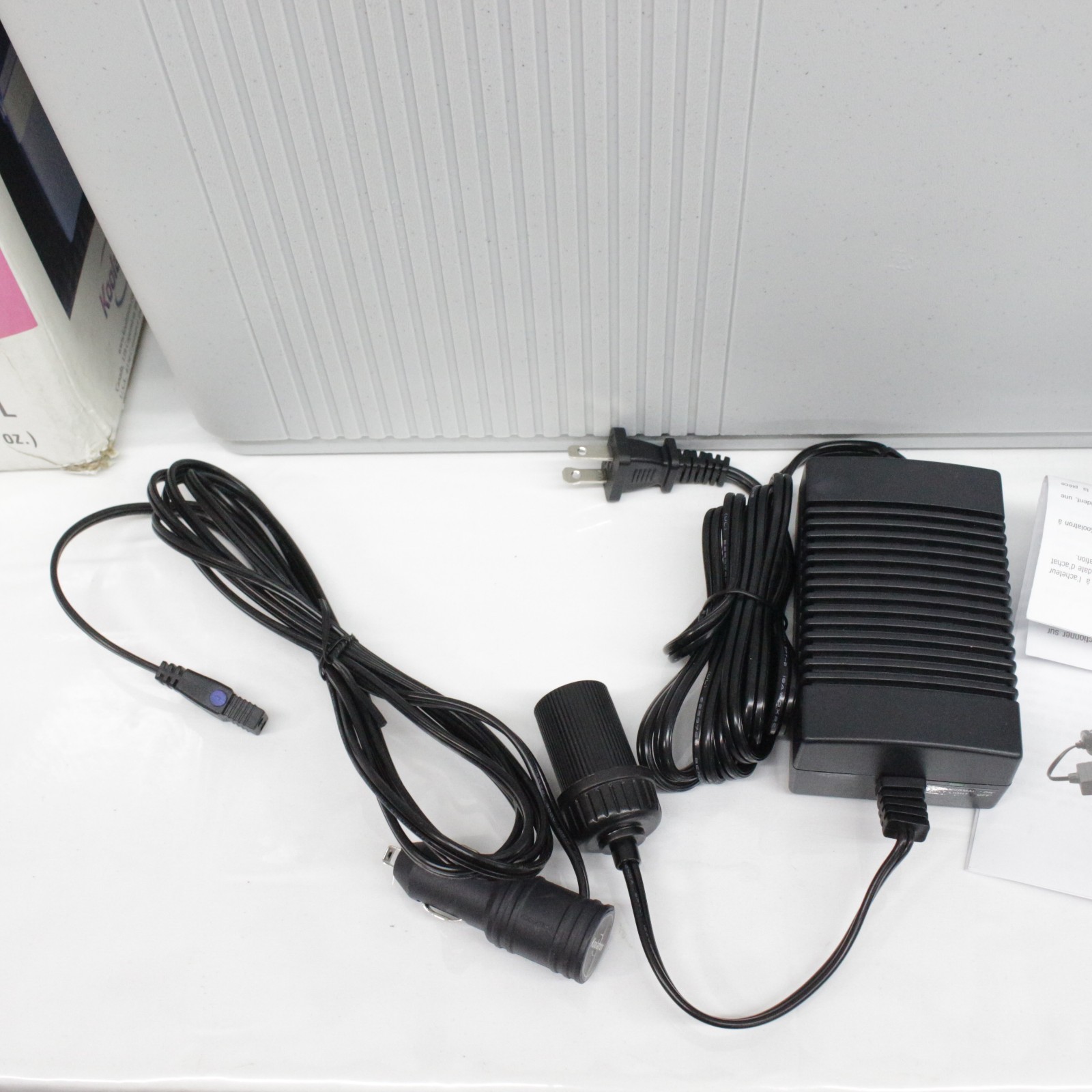 Koolatron Portable Car Cooler Warmer Iceless 12V 33 Quart 31 L White