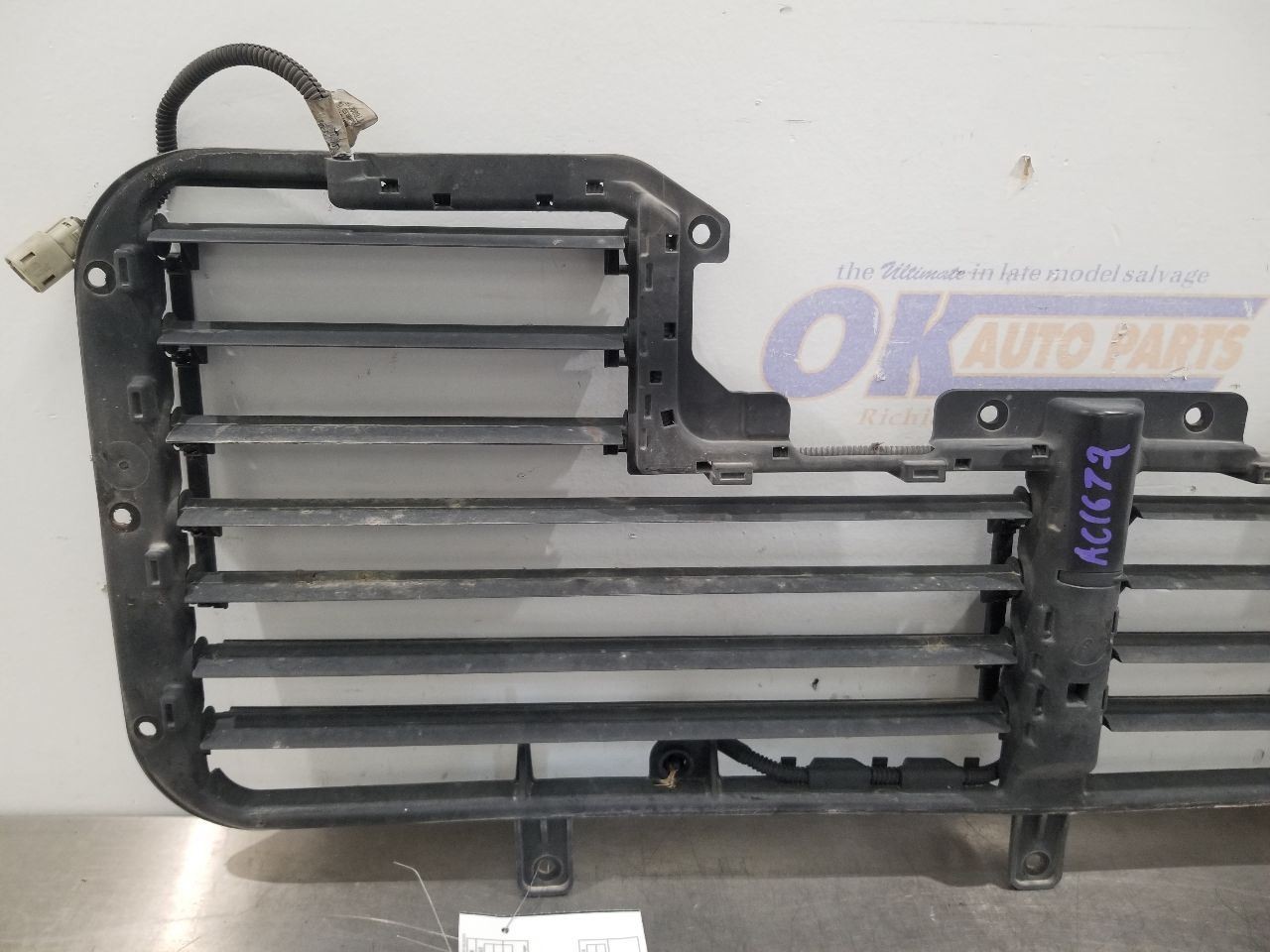 17 CHEVY SILVERADO 1500 4.3L AIR SHUTTER