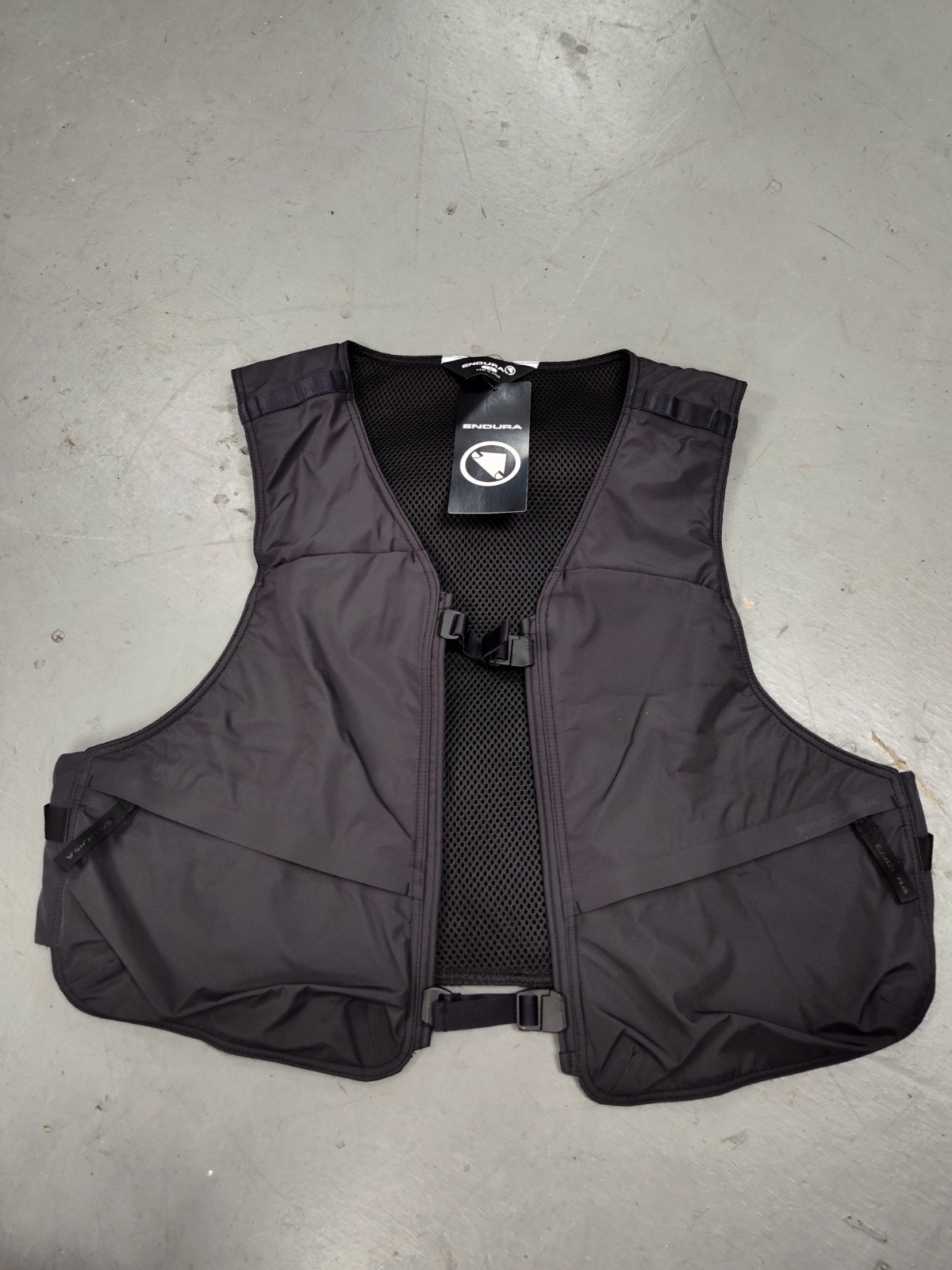 Endura Corner Hydration Vest L XL New With Tags Trail Running Cycling