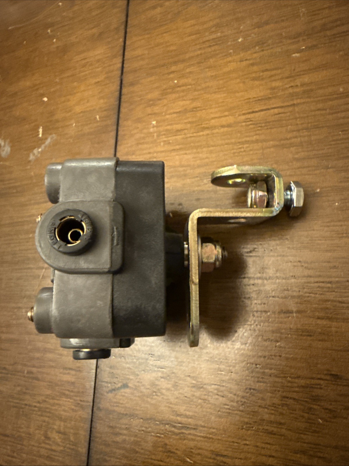Barksdale Leveling Valve, Height Control 52321 series