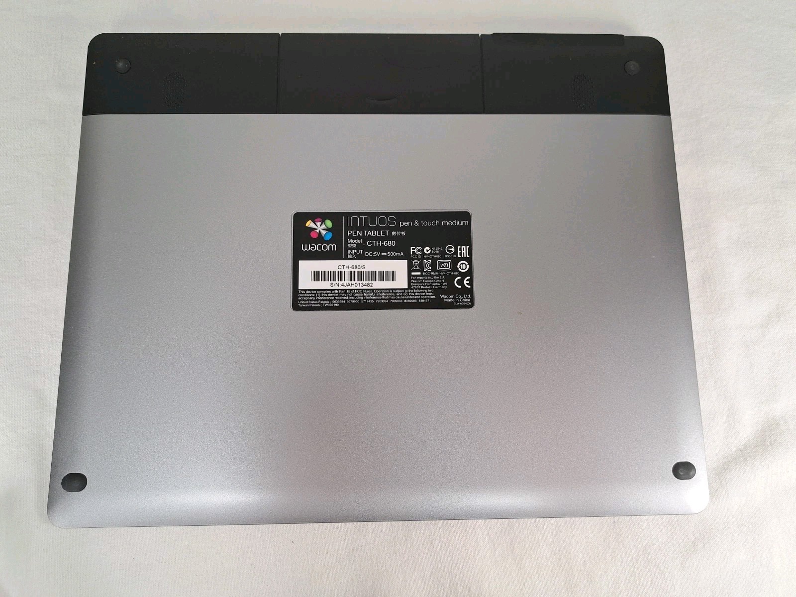 Wacom Intuos CTH-680 Medium Creative Pen & Touch Tablet