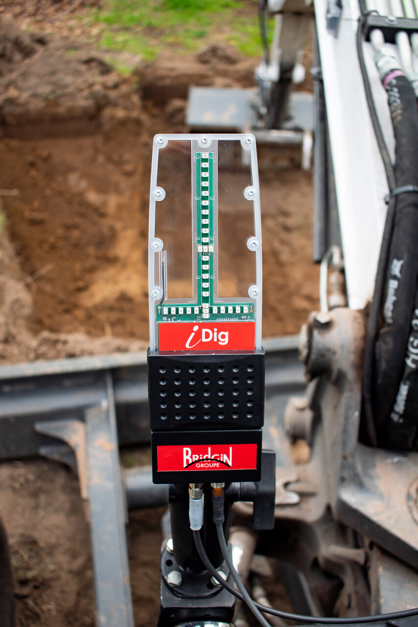NEW iDig XD611 2D Excavator Grade Control System w/ 7" Display, Big Angle Sensor