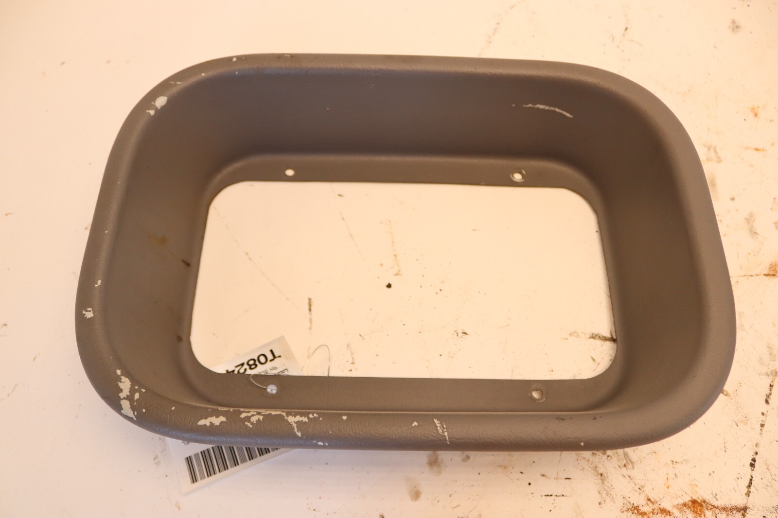 1996-2010 KENWORTH T2000 SLEEPER VENT TRIM PLASTIC U18-1005-3 OEM