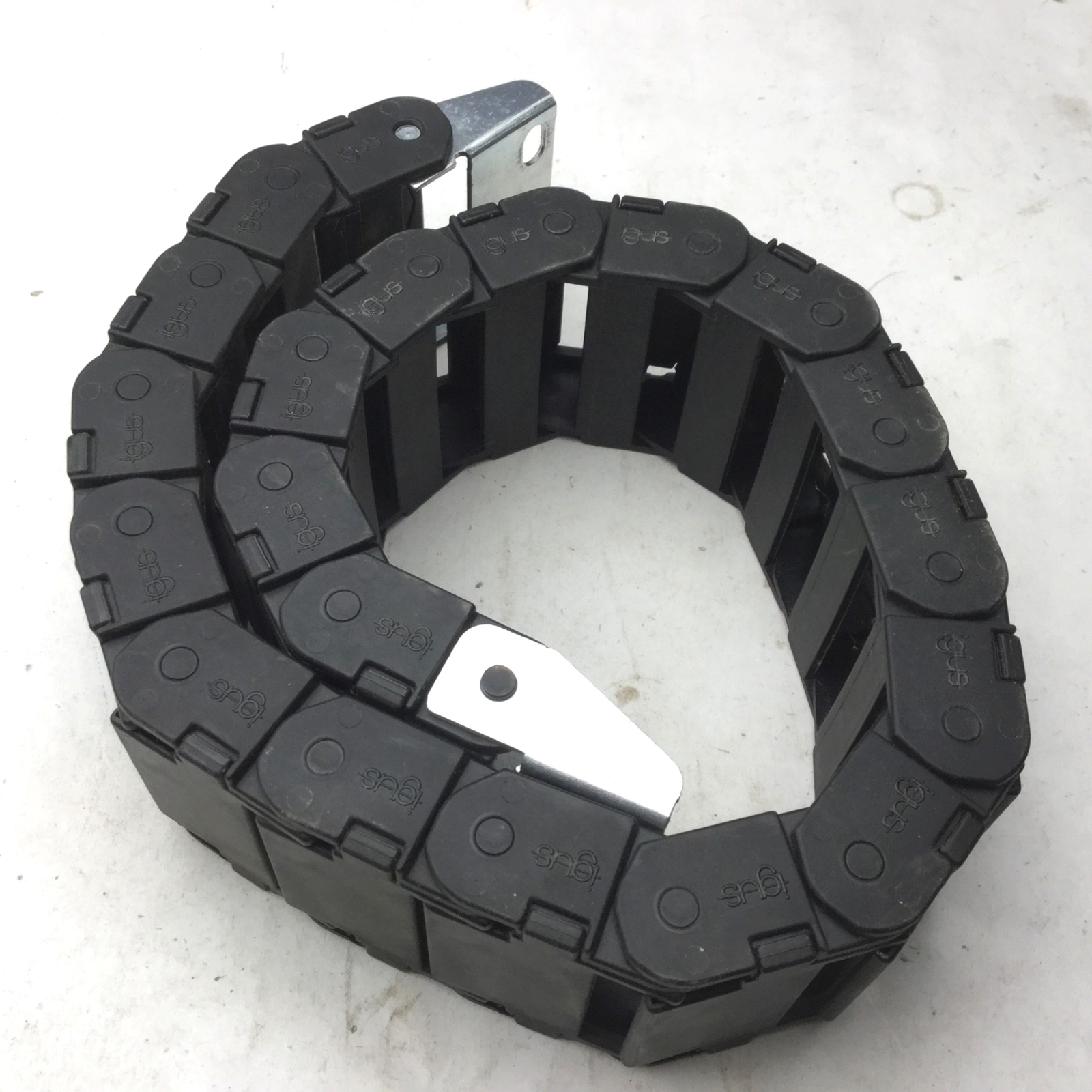 Igus 15.4.48 Energy Chain, Dimensions: 25"(L) x 2-3/8"(W) x 15/16"(H) 20 Links