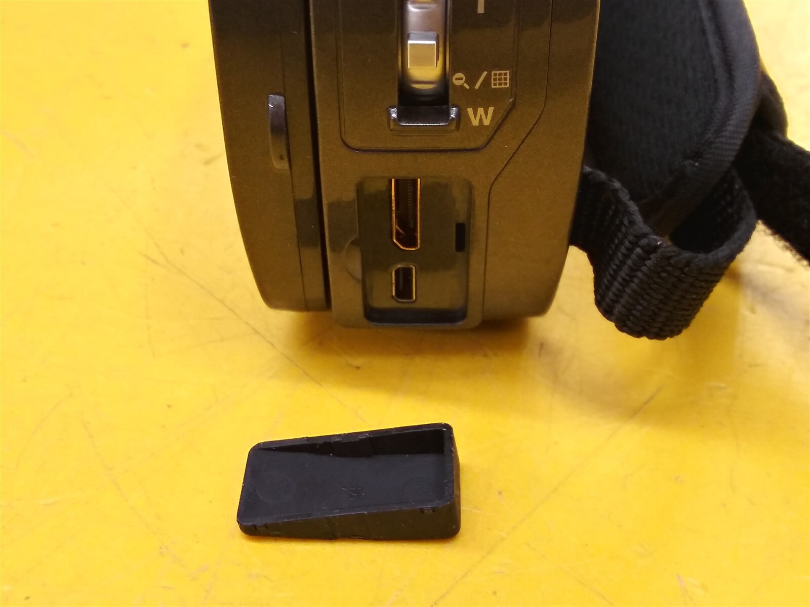 ⭐️⭐️⭐️⭐️⭐️ Vivitar DVR 945HD Digital Handheld Video Camcorder Black w Case