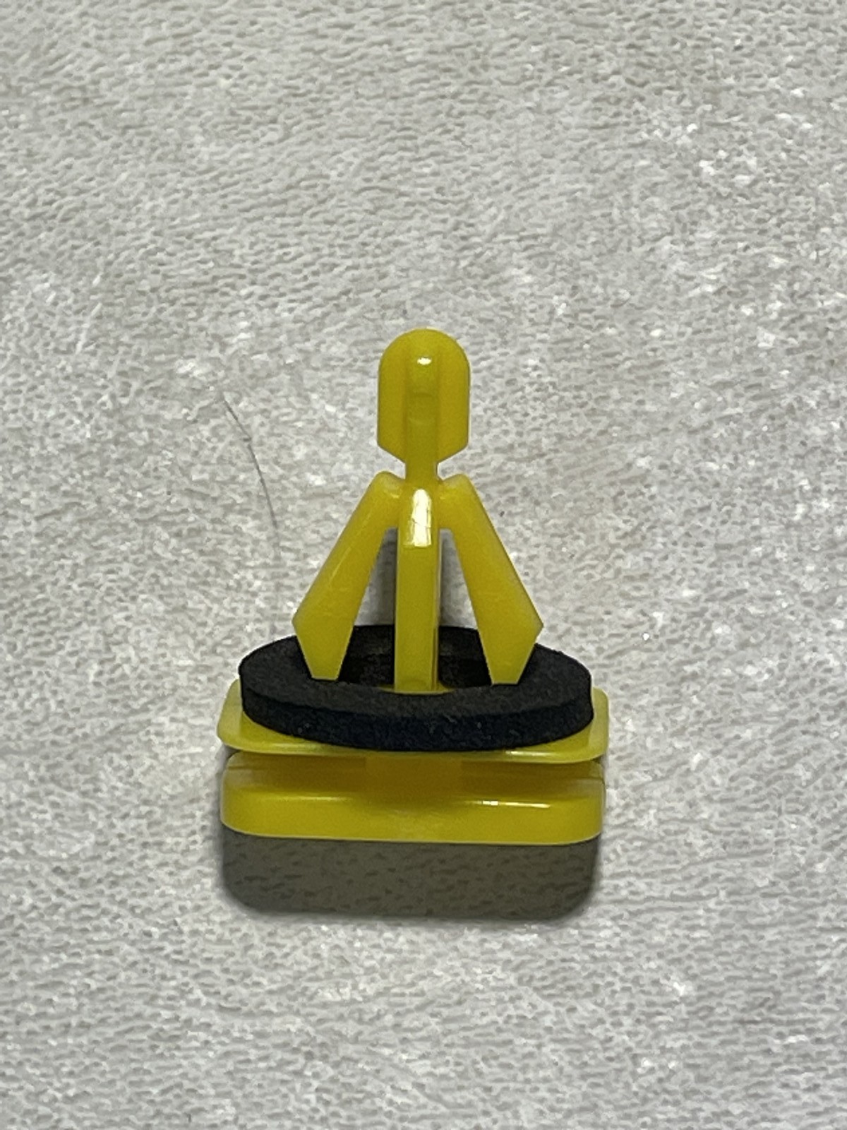 GM OEM 11-24 Acadia Cab Spoiler-Spoiler Assy Retainer 15864780