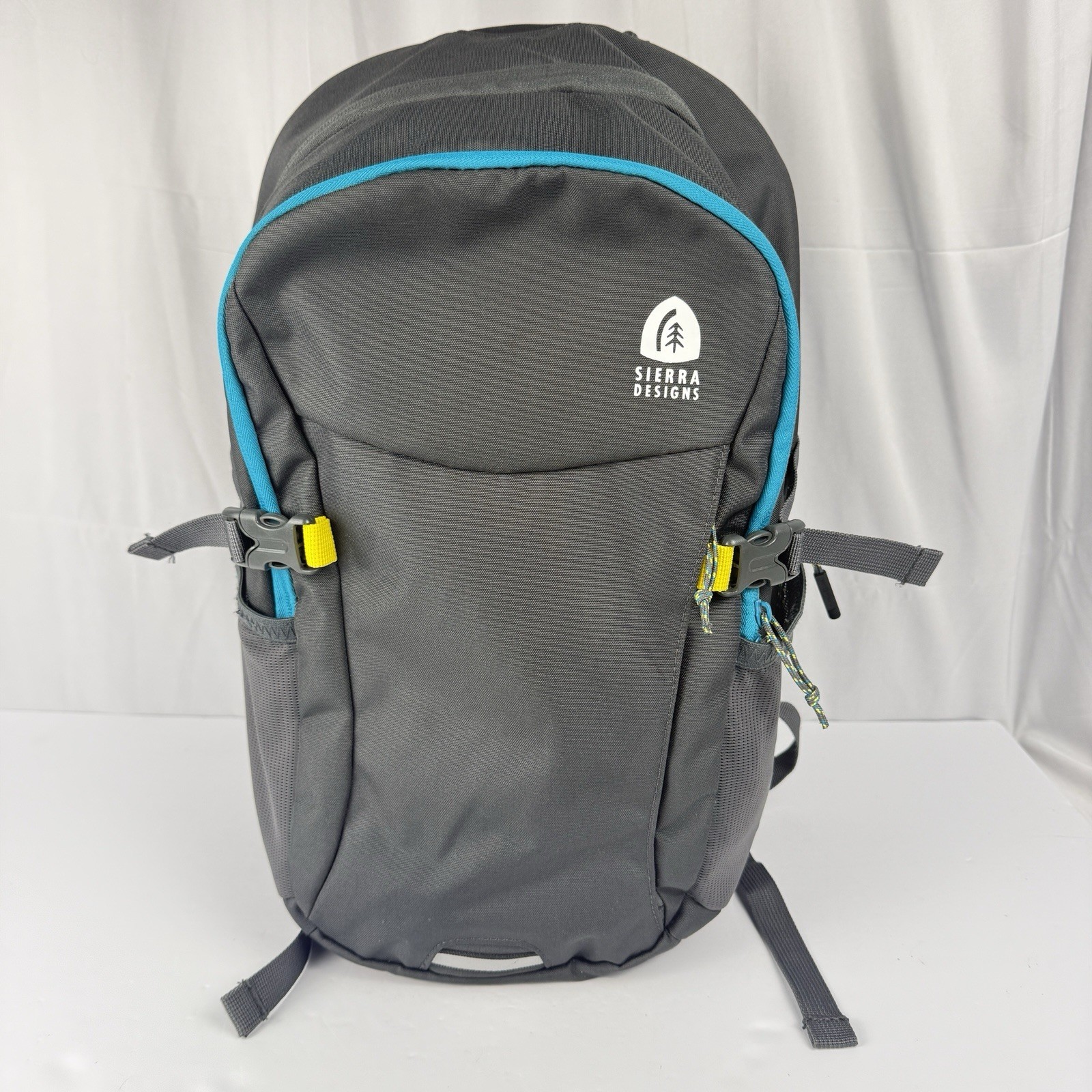 Sierra Designs 25L Hydration Compatible Black Teal Backpack Daypack Reflective