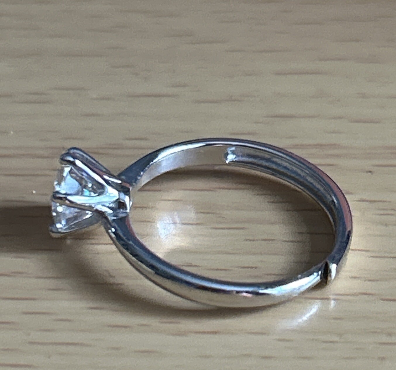 Gorgeous 925 Silver Moissanite Solitaire Ring /Size M/ N / 1ct
