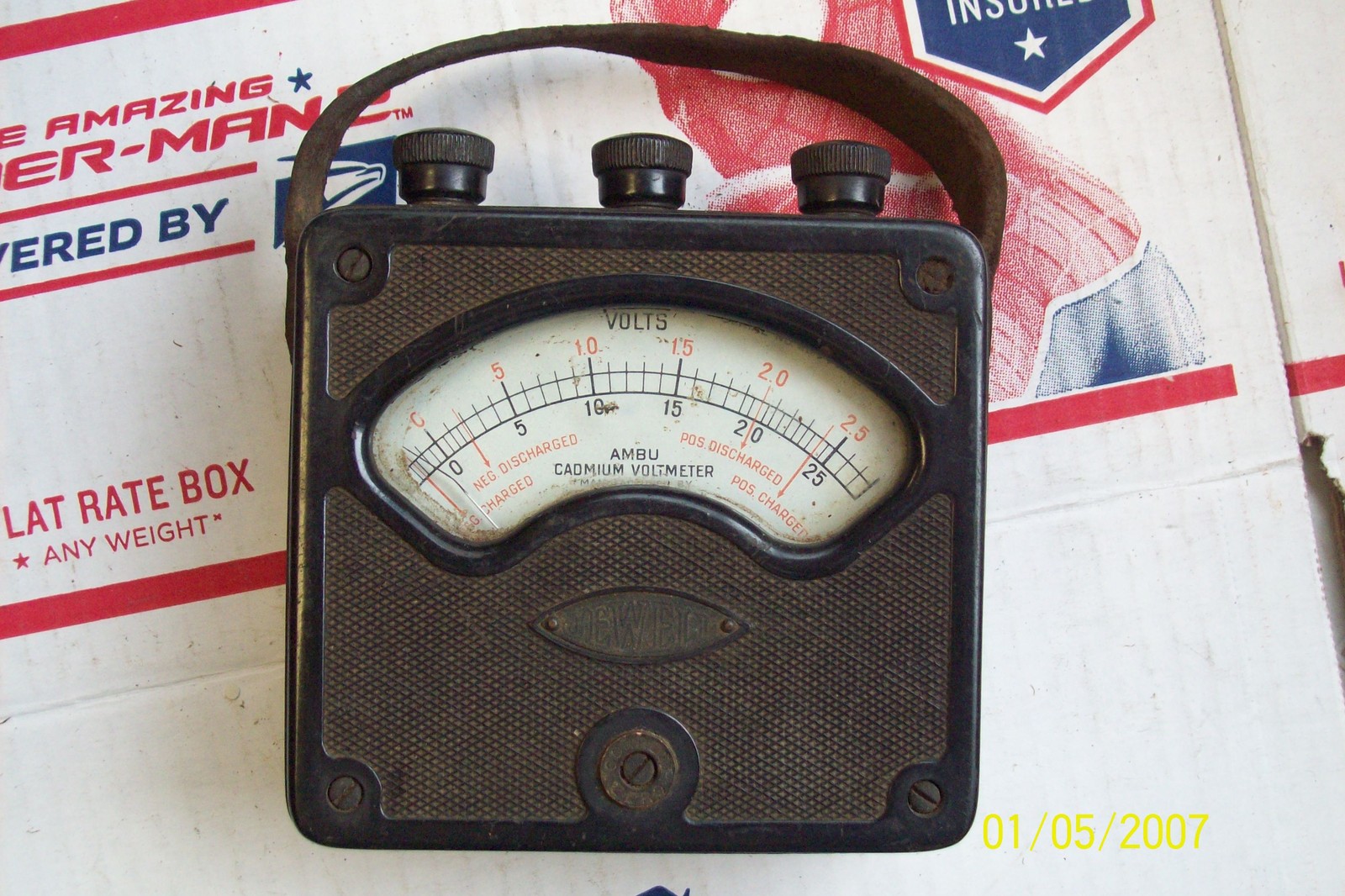 VINTAGE JEWELL ELECTRICAL INSTRUMENT AMBU CADMIUM VOLTMETER untested