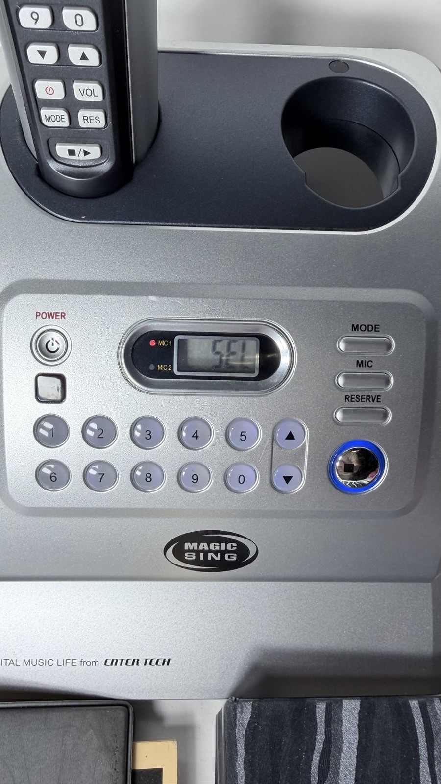 MAGIC SING ED-11000 KARAOKE SYSTEM W/ WIRELESS MICROPHONE