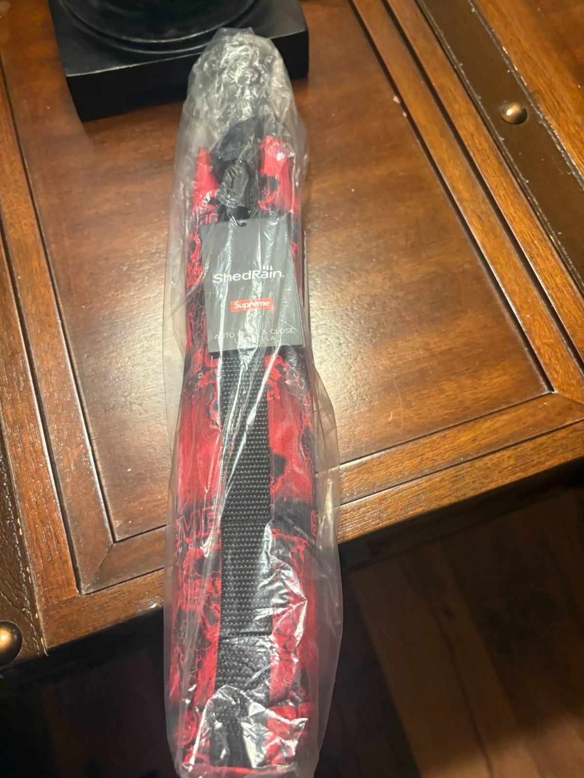 NWT SS18A47 Supreme ShedRain World Famous Umbrella