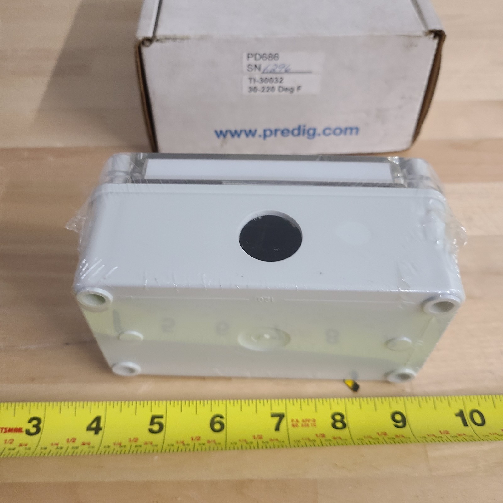 PD686 Loop-Powered NEMA 4X Intrinsically Safe & Nonincendive Digital Meter 30-22