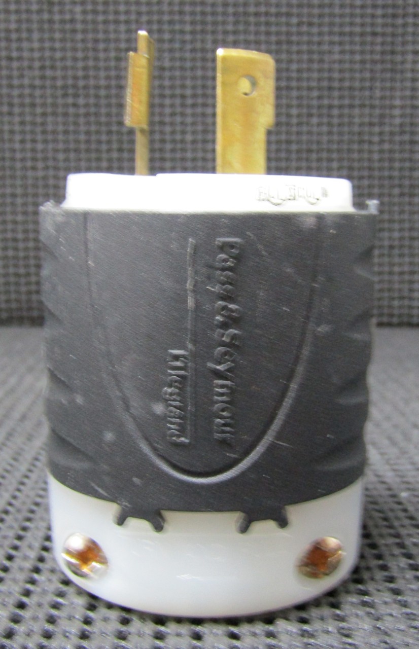 LEGRAND L720P 20A 277V 3W B/W TURNLOK PLUG - LOT OF 2 / NEW NO BOX