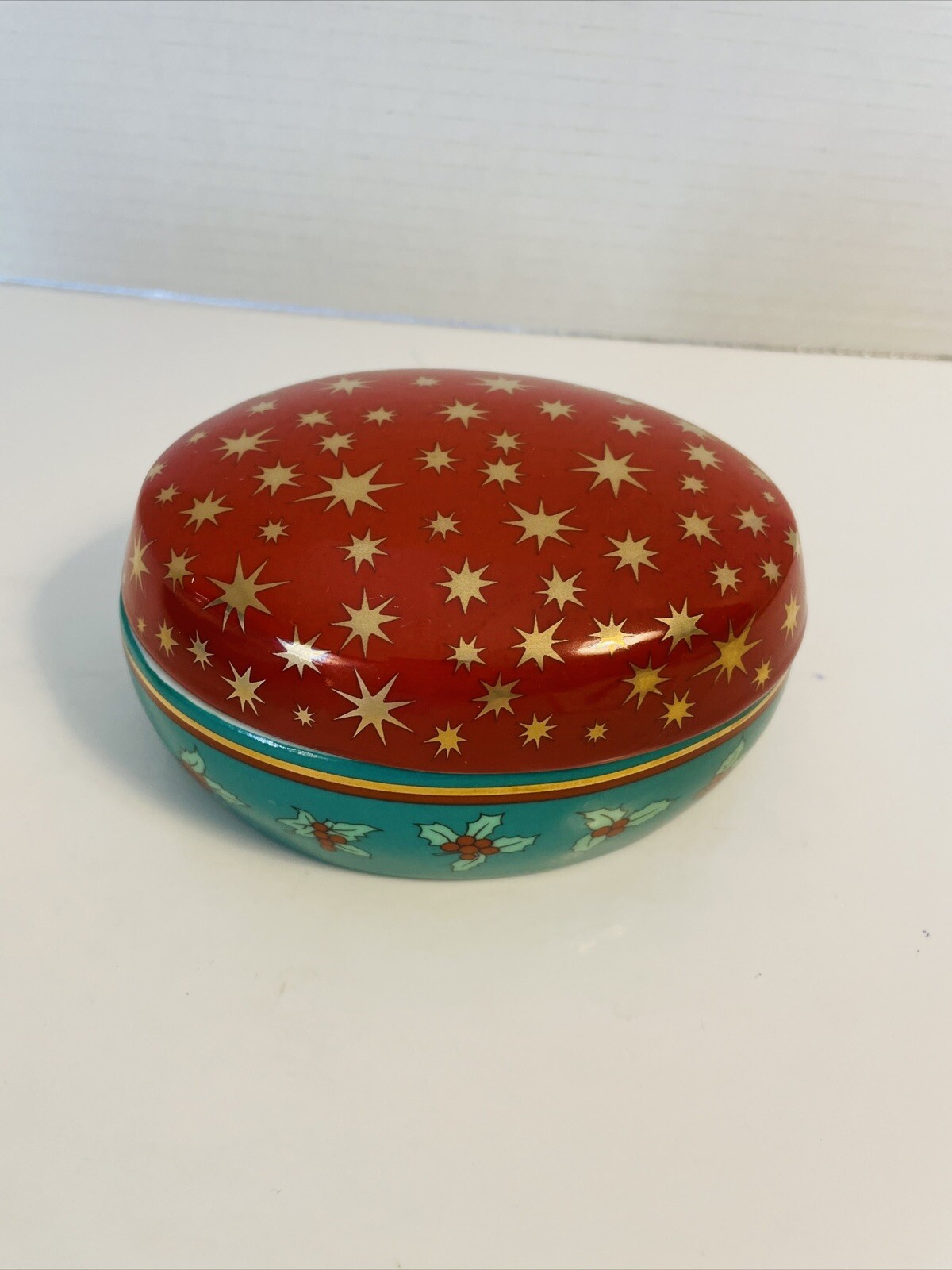 Mikasa 5” Fine Porcelain Oval Covered Holiday Christmas Trinket Box