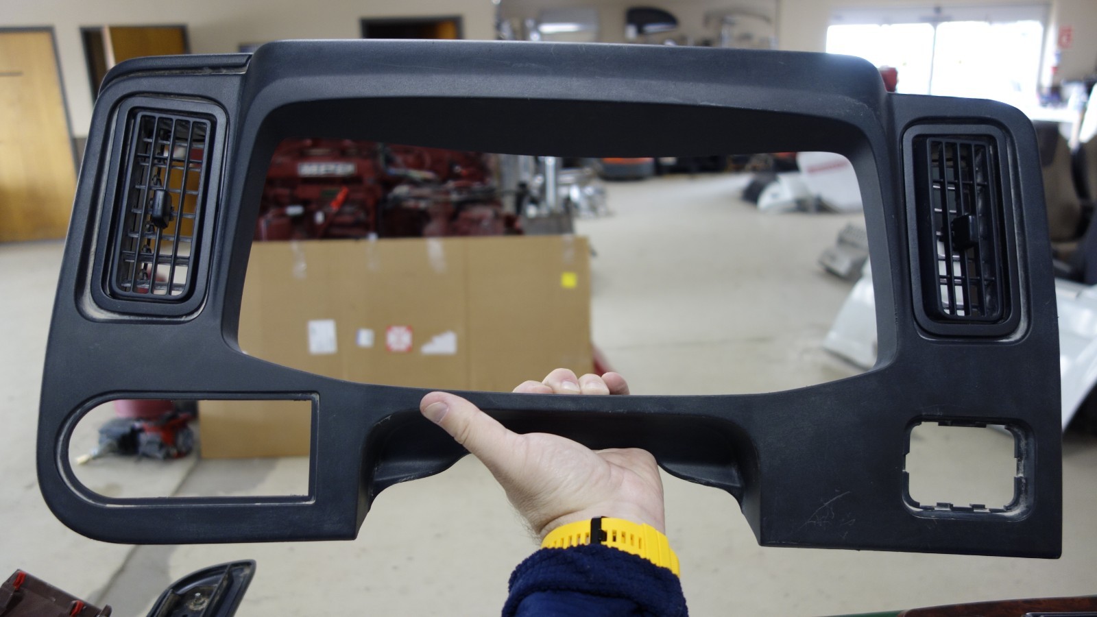 International  LT625  BEZEL, TRIM,  Dash Panel, 16422-A Navistar