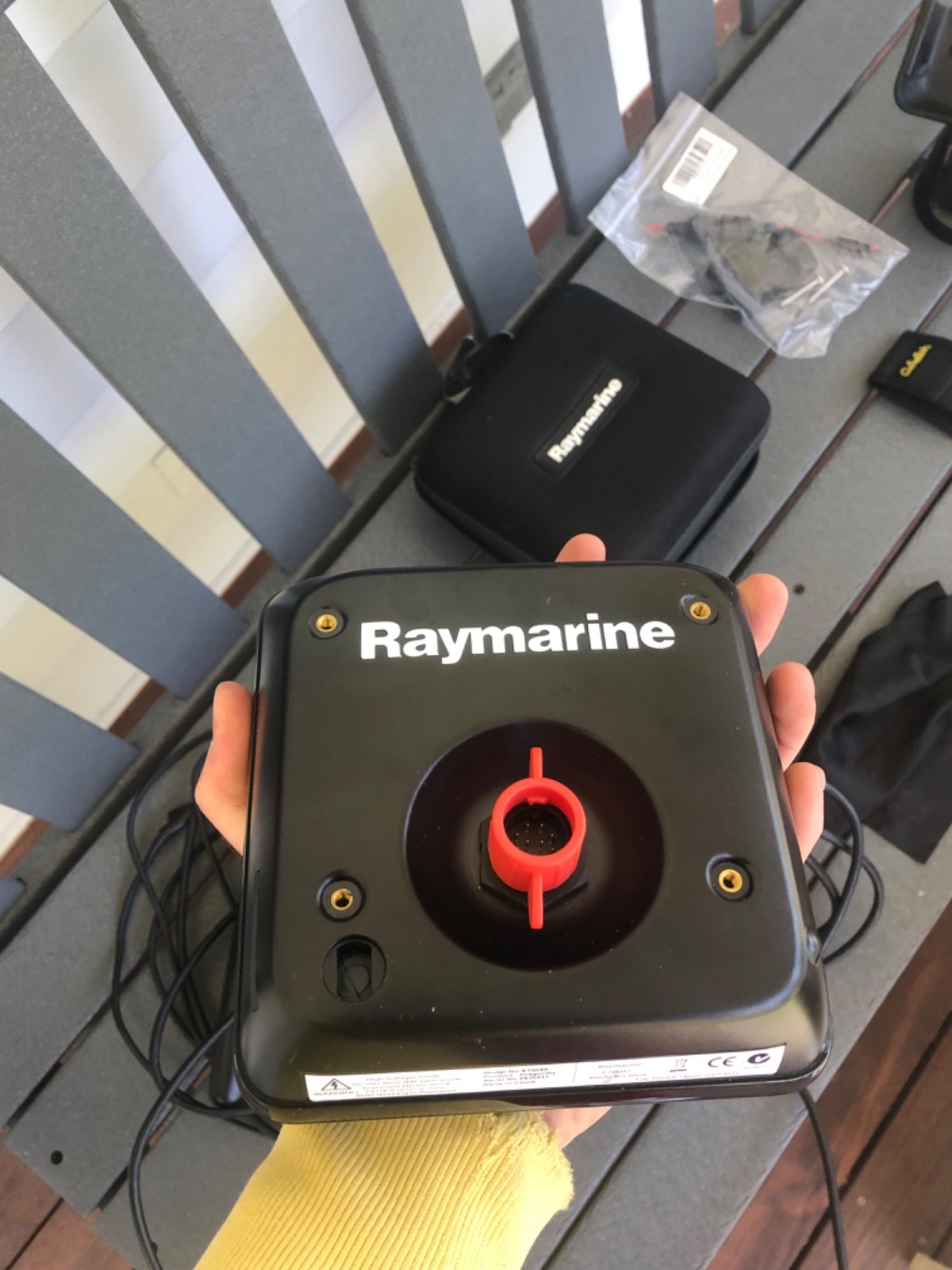 Raymarine Dragonfly 6 Sonar GPS E70085 W Mount And Transducer + Accessories