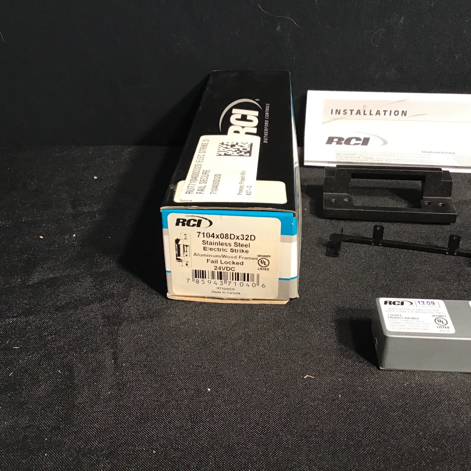 RCI 7104X08DX32D Radius Corner Faceplate Fail Secure 24VDC *KB*