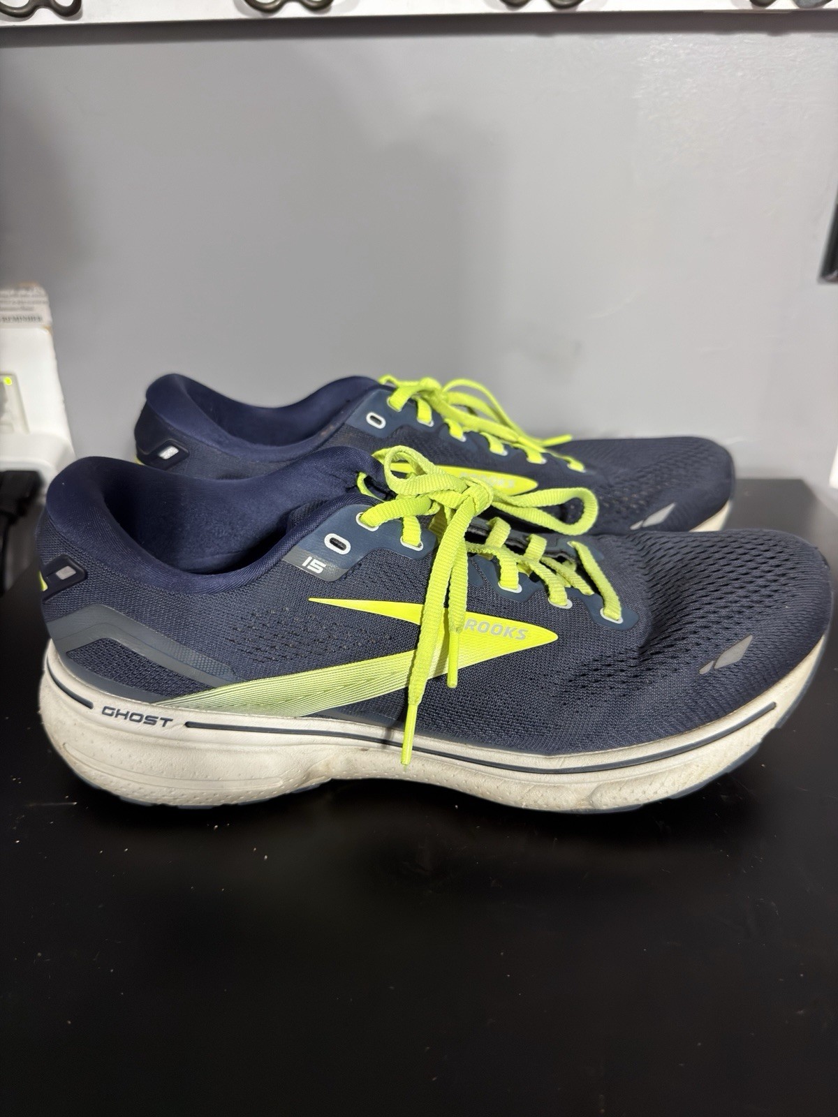 Brooks Ghost 15 Men’s Navy Yellow Running Shoes Size 10 2E Athletic Sneakers
