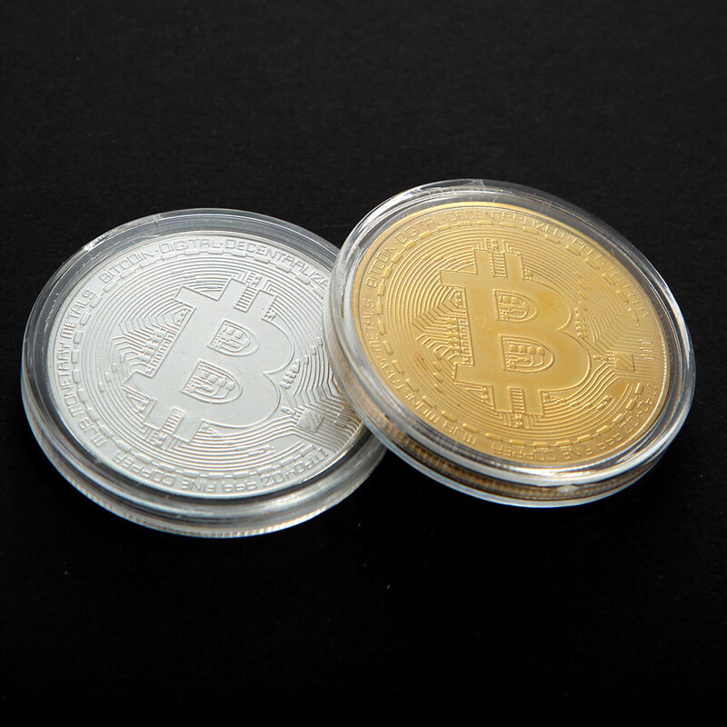 *Lot of 2* Bitcoin Coin Gold Plated Golf Ball Marker Poker Card Protector Crypto