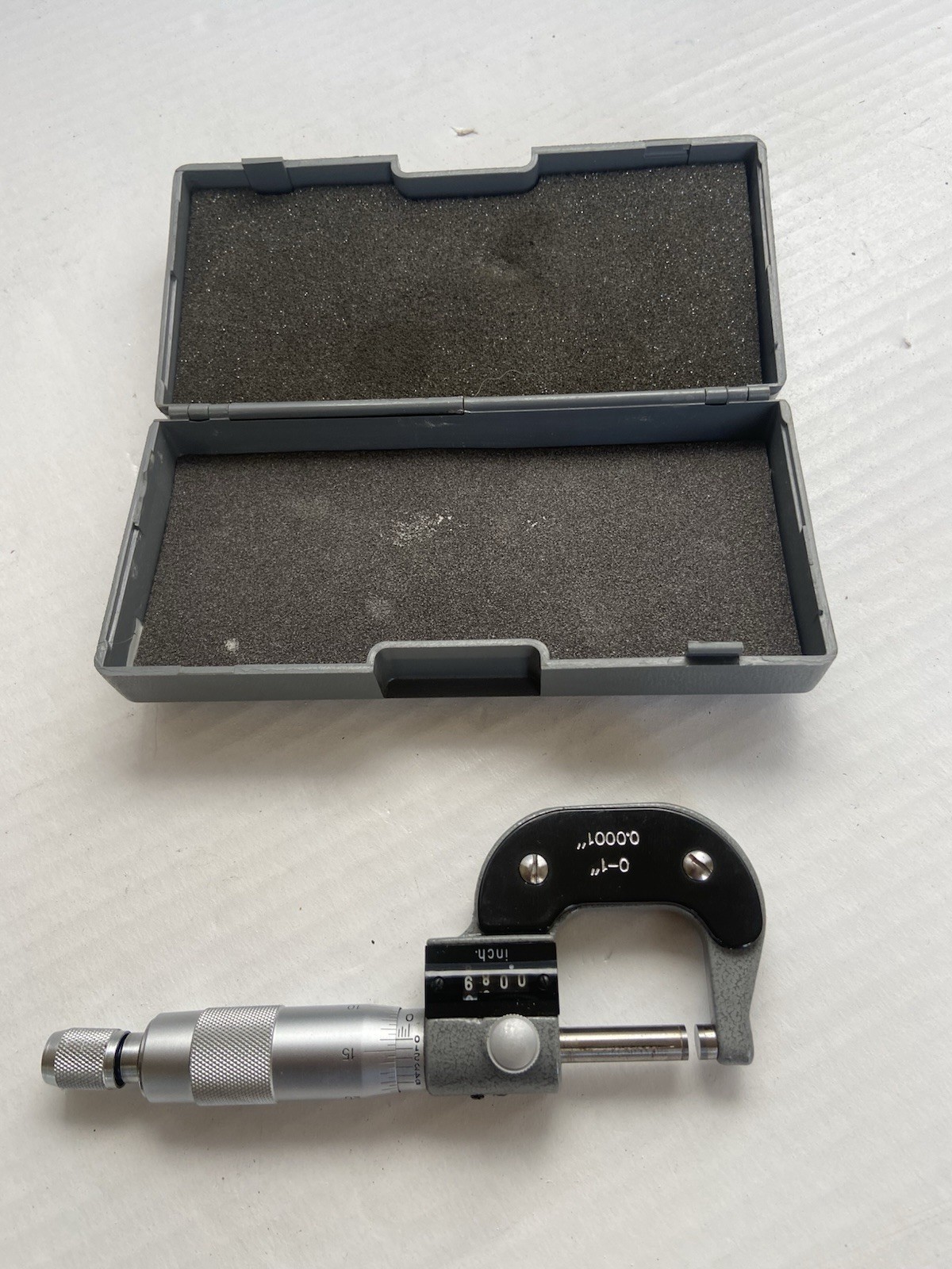 MHC Dial Hand Tools Caliper 0-1”  0.0001”  with case. In excellent Condition.