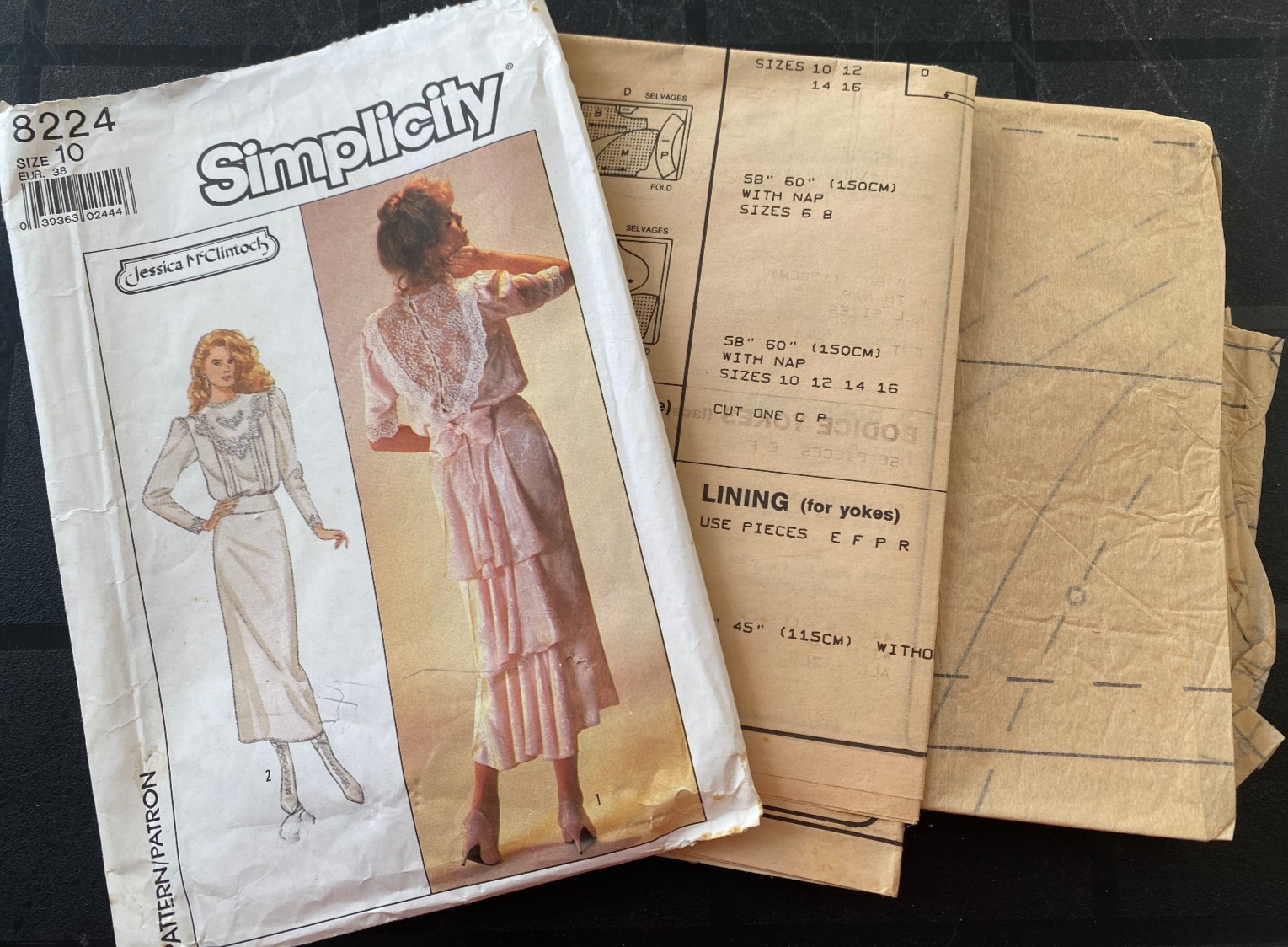 Vintage Simplicity Sewing Pattern 8224 - Misses' Dress  (Size 10)