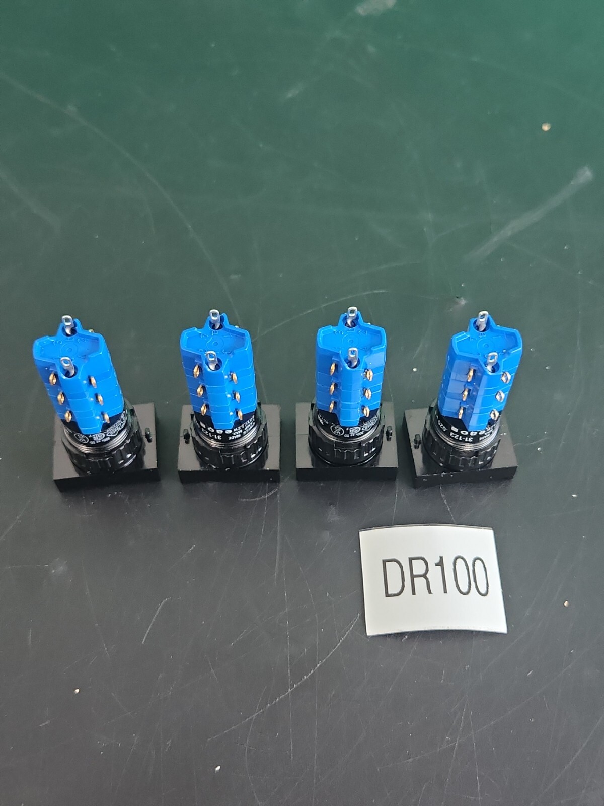 *LOT OF 4* EAO 31-123.025  Momentary Illuminated Switch ||⚡️🇺🇸 SHIP