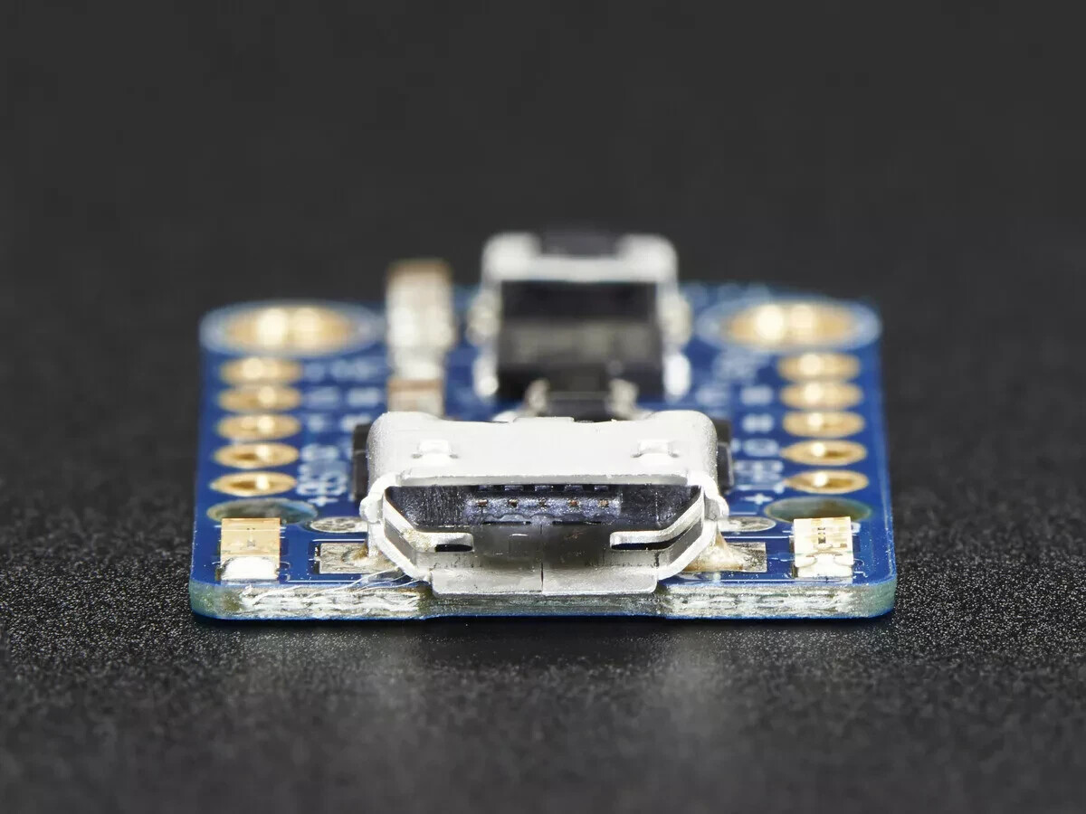 Trinket -Adafruit ADA-1500 3v Mini Microcontroller - 3.3V Logic - MicroUSB