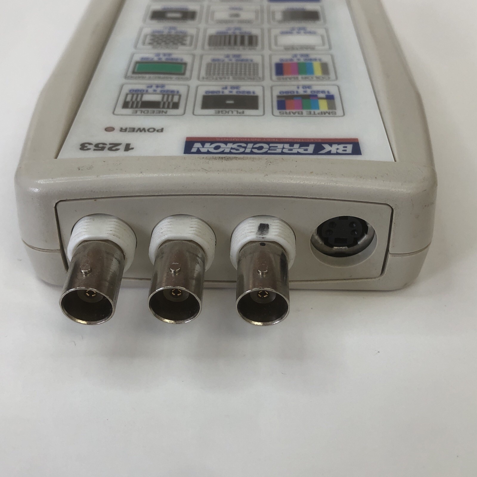BK Precision 1253 Handheld HDTV Pattern Color Bars Generator