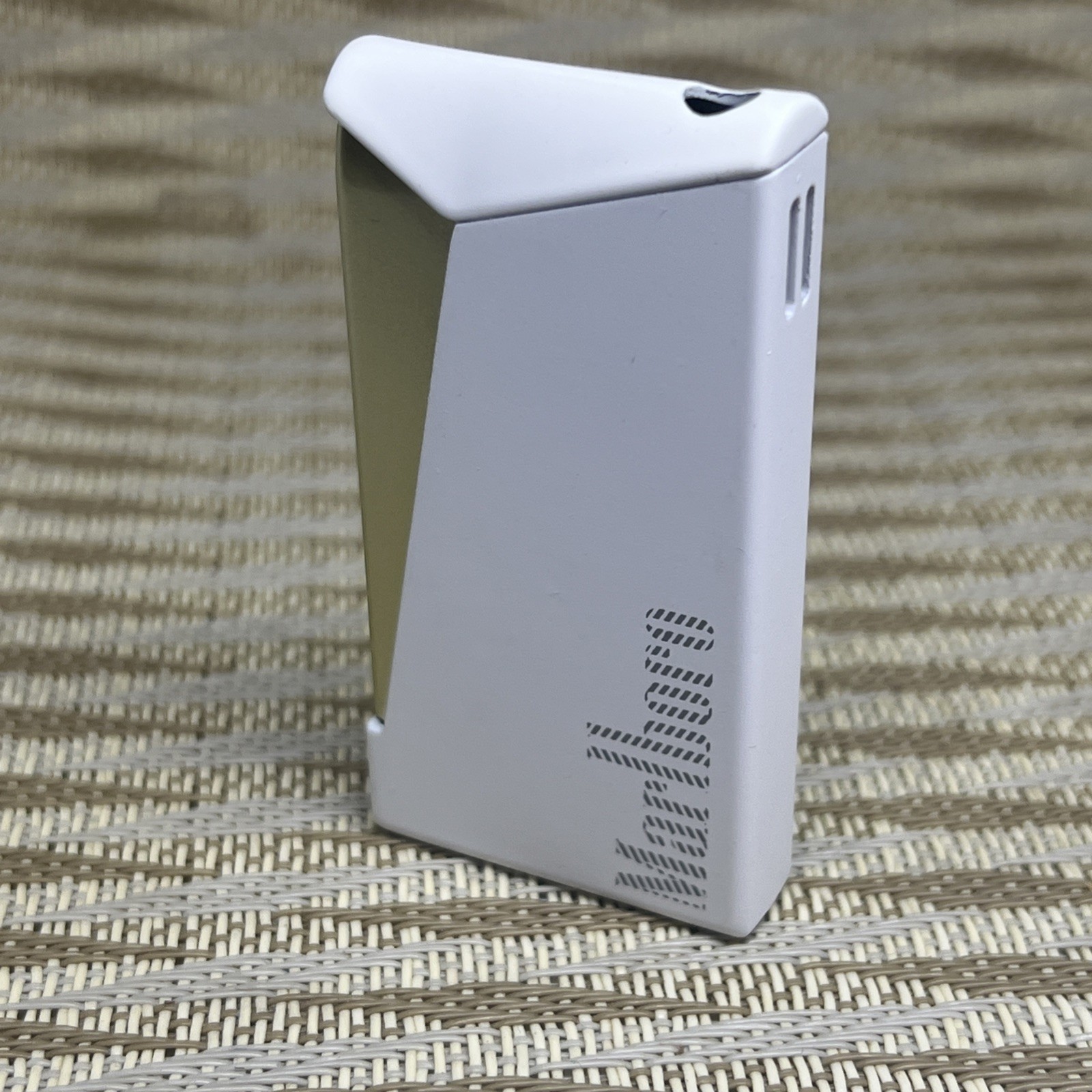 Promo metal gas lighter Marlboro original design white