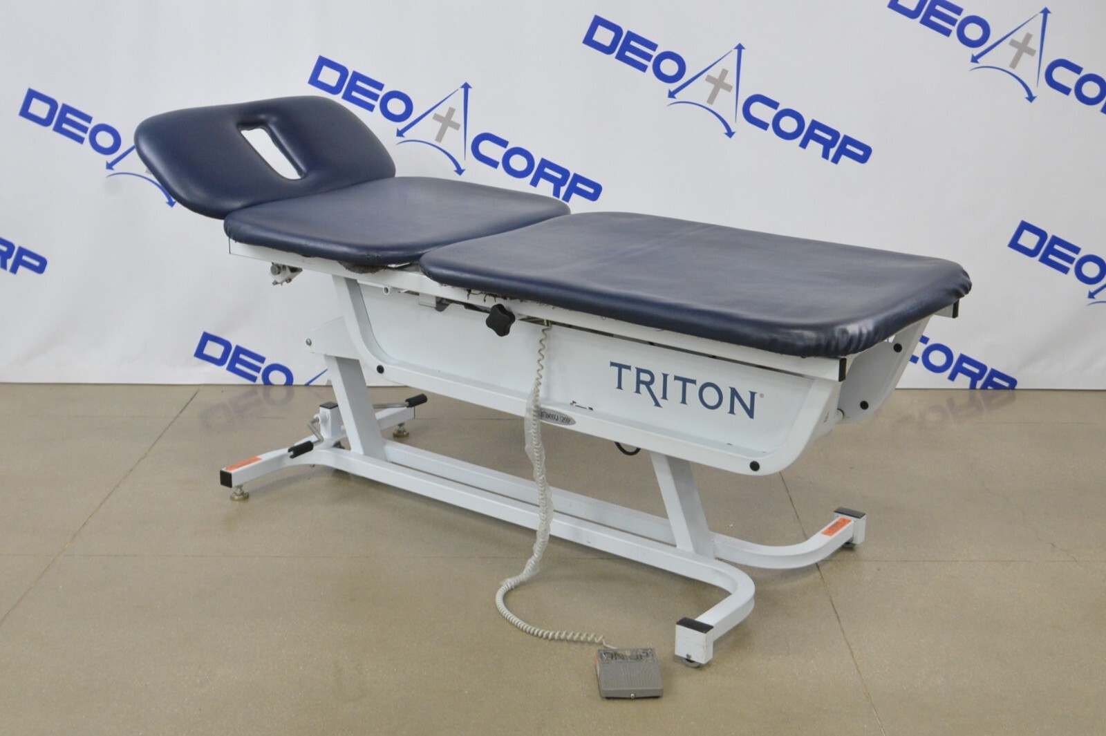 Chattanooga Group Triton TRT-200 Treatment Table W/ Foot Switch